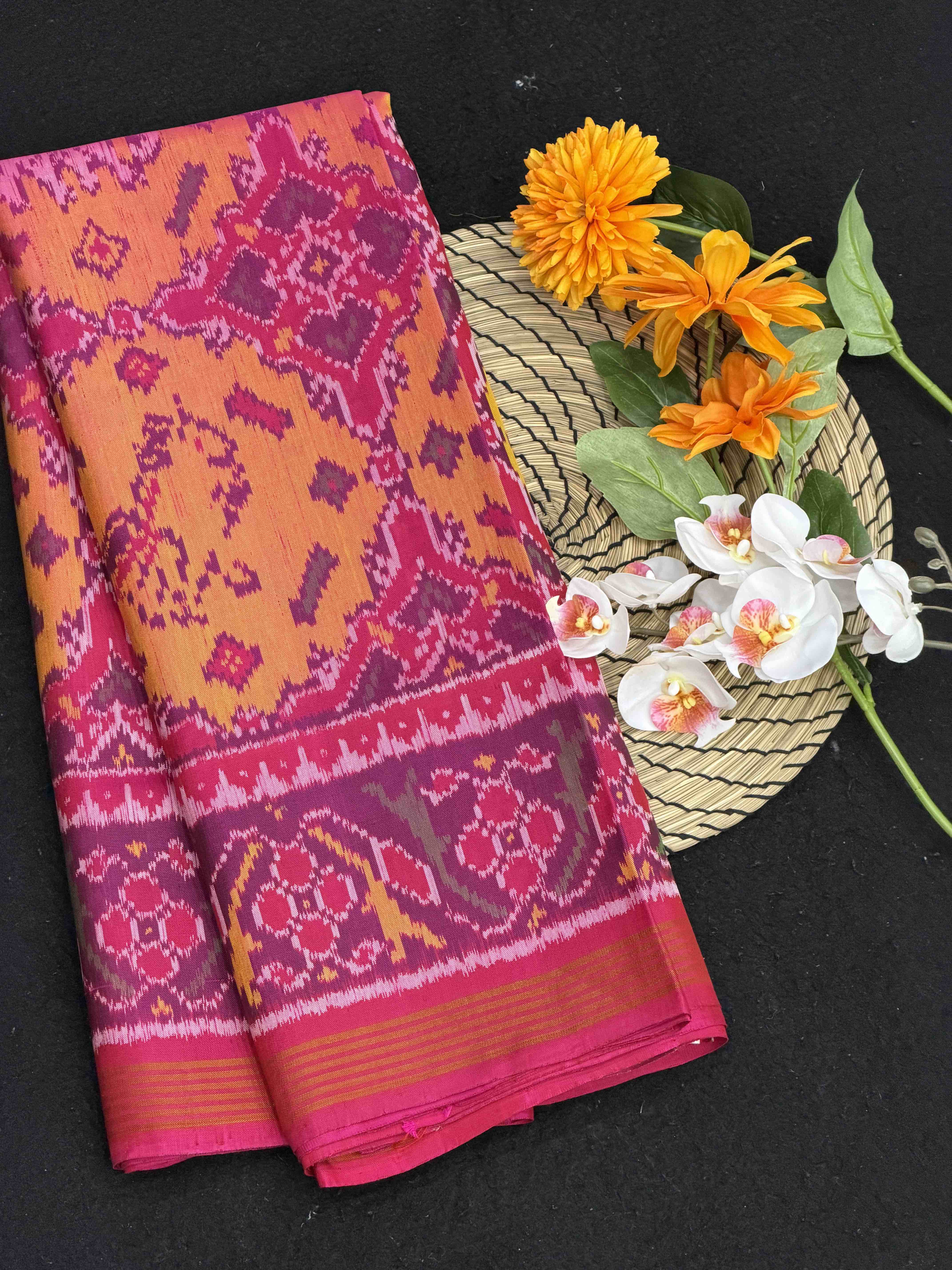 Chhabdi Figure Pink & musterd patola Saree