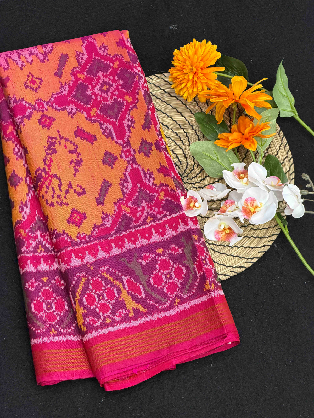Chhabdi Figure Pink & musterd patola Saree