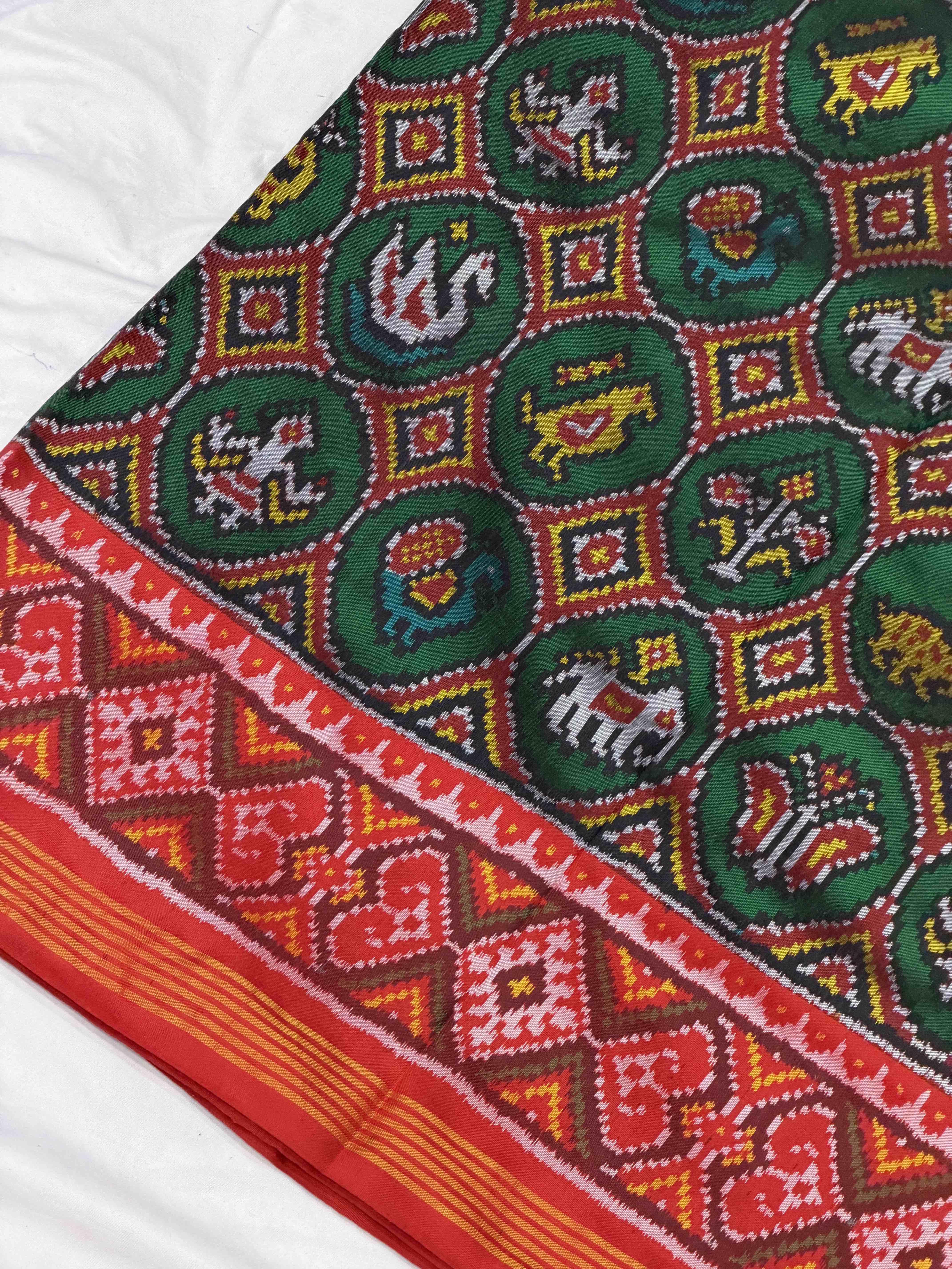 Red & Green circle narikunj Patola Saree
