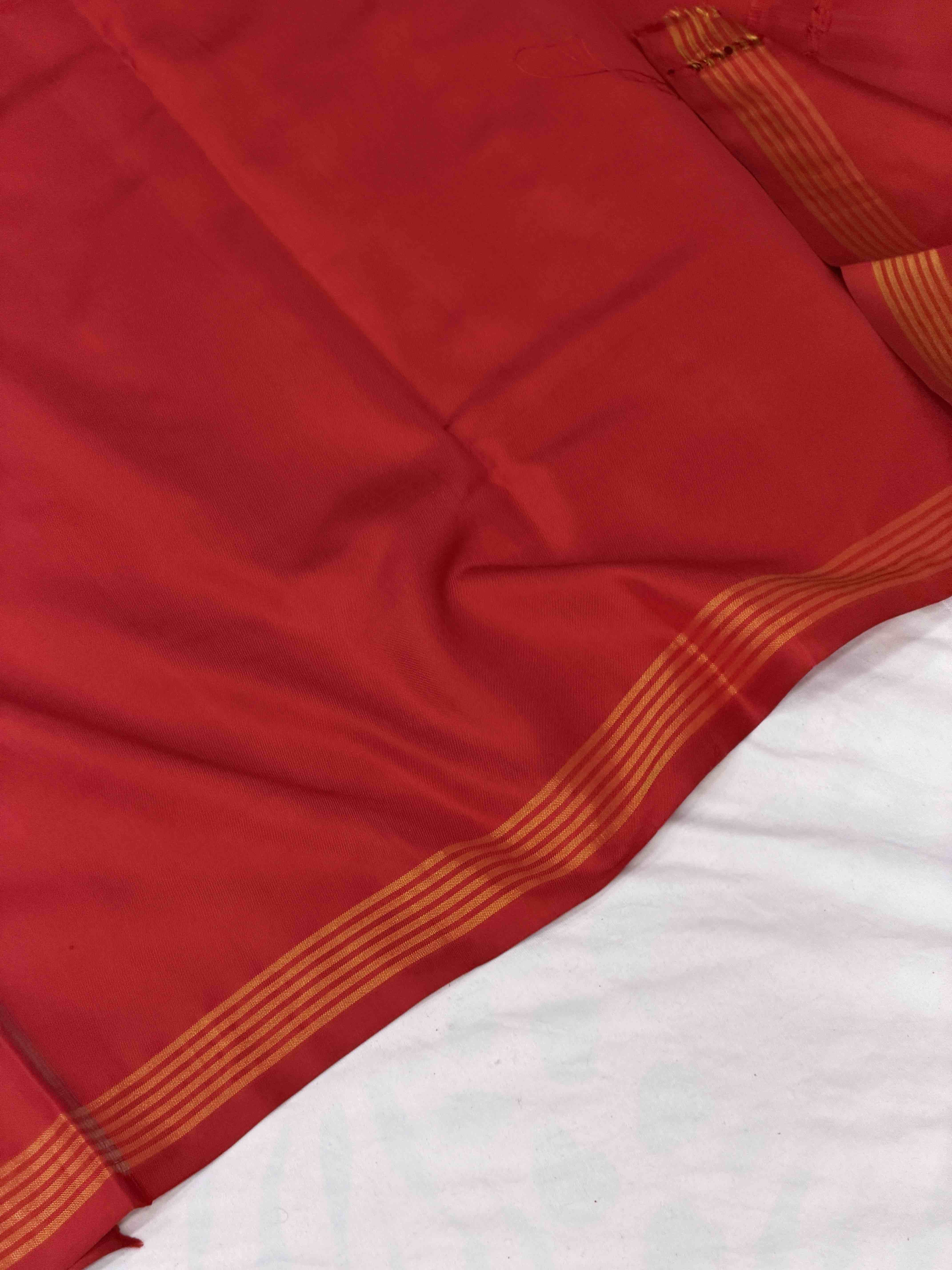 Red & Green circle narikunj Patola Saree