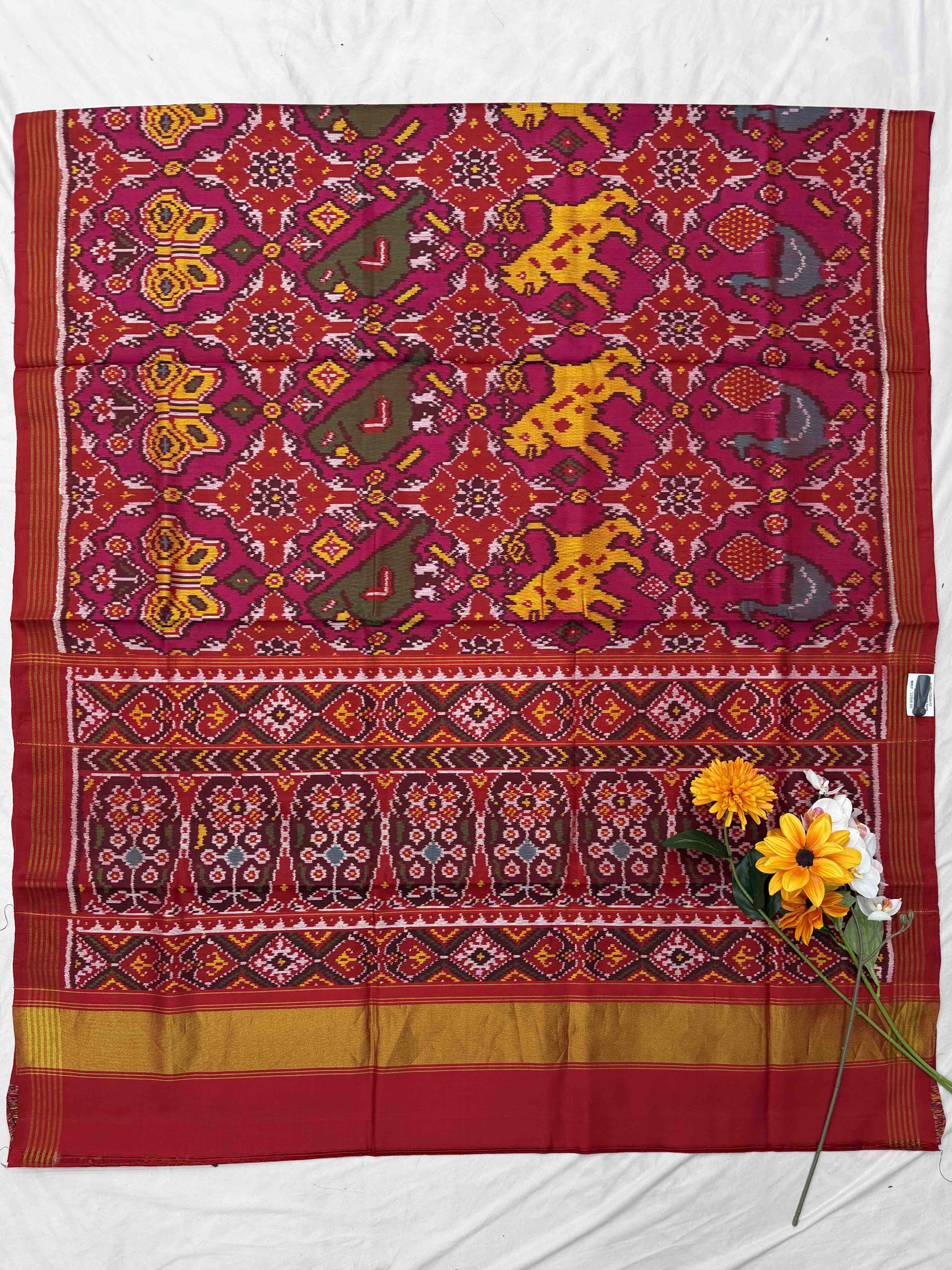 Red & pink chhabdi figure Patola saree