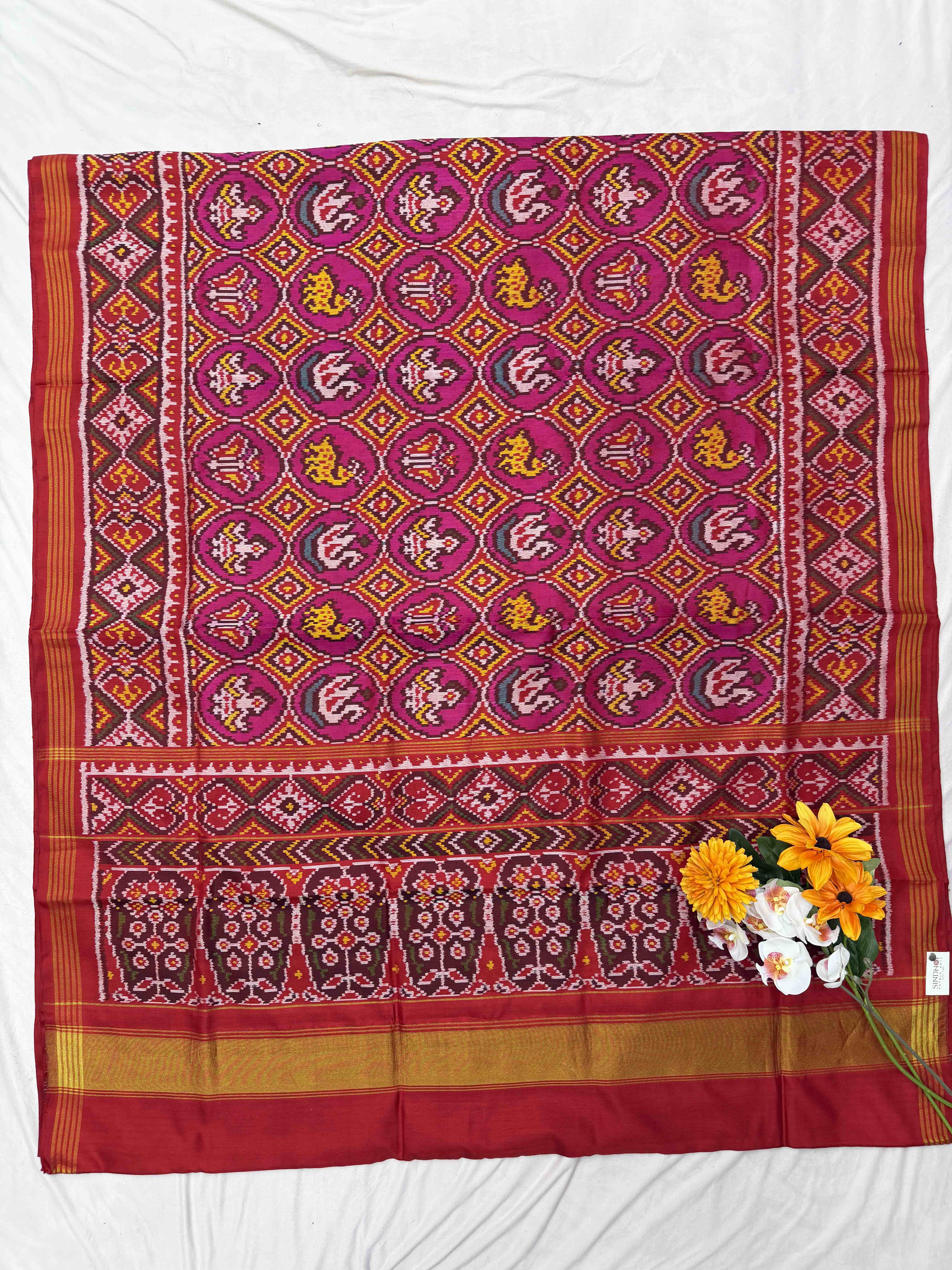 Red & Pink circle Narikunj Patola Saree