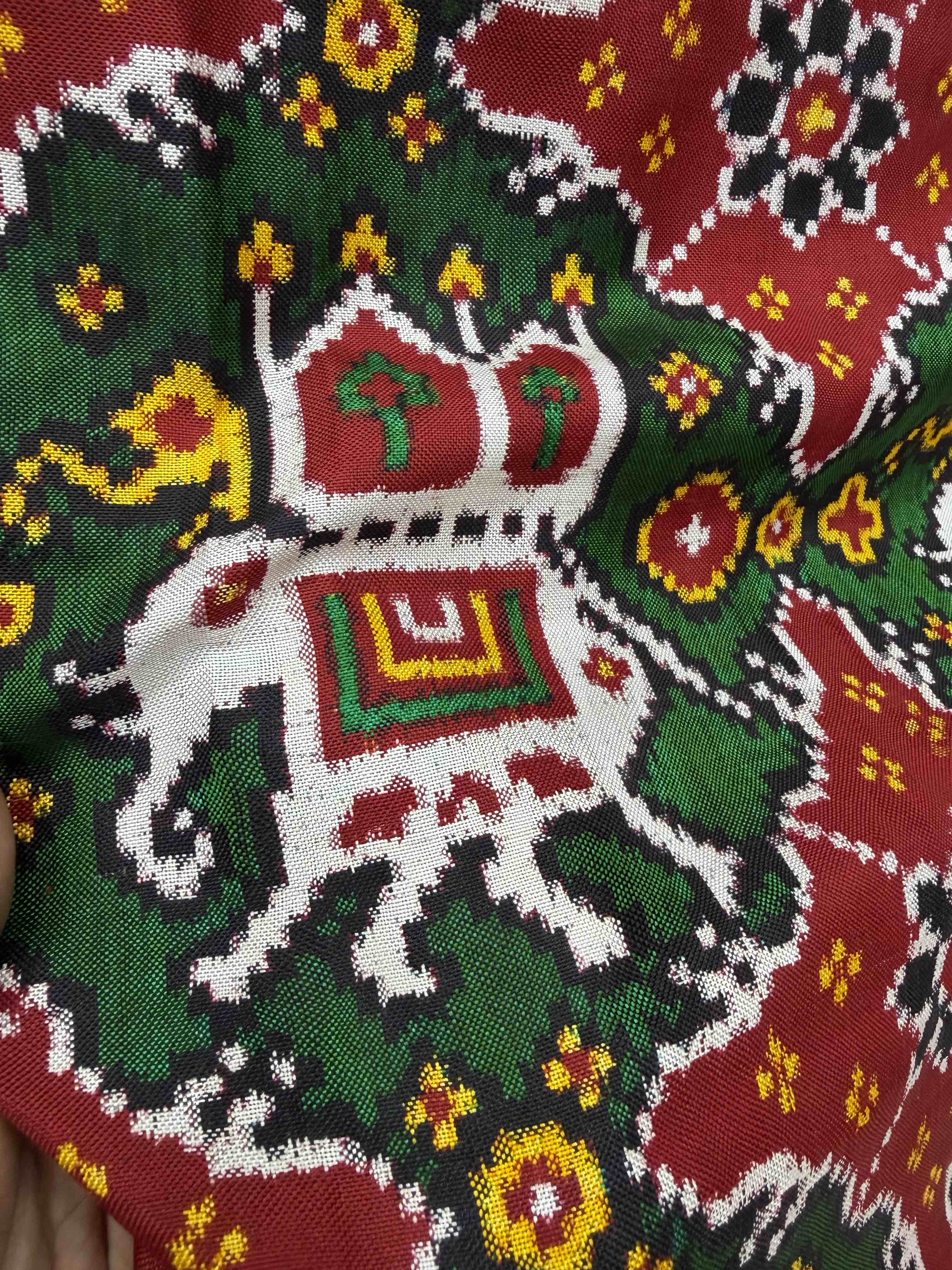 Red & green chhabdi figure double ikat Dupatta