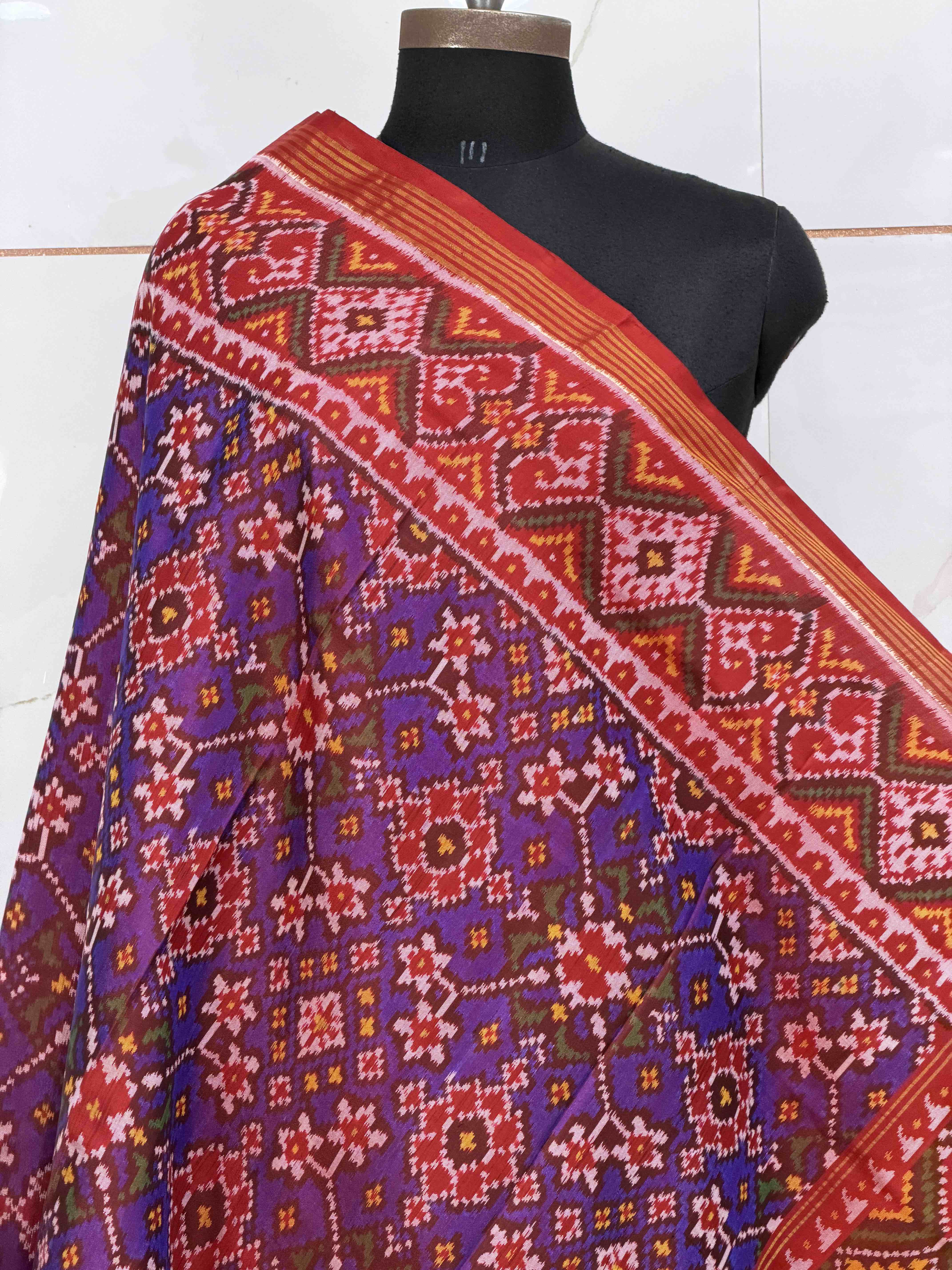 Red & magenta purple Navaratan single ikat Dupatta