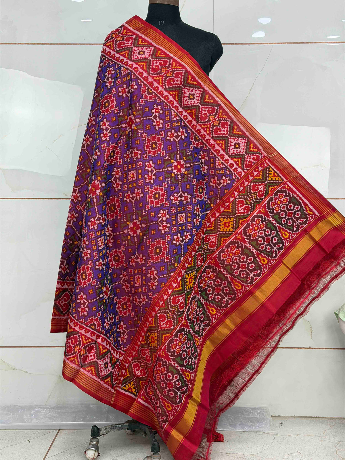 Red & magenta purple Navaratan single ikat Dupatta