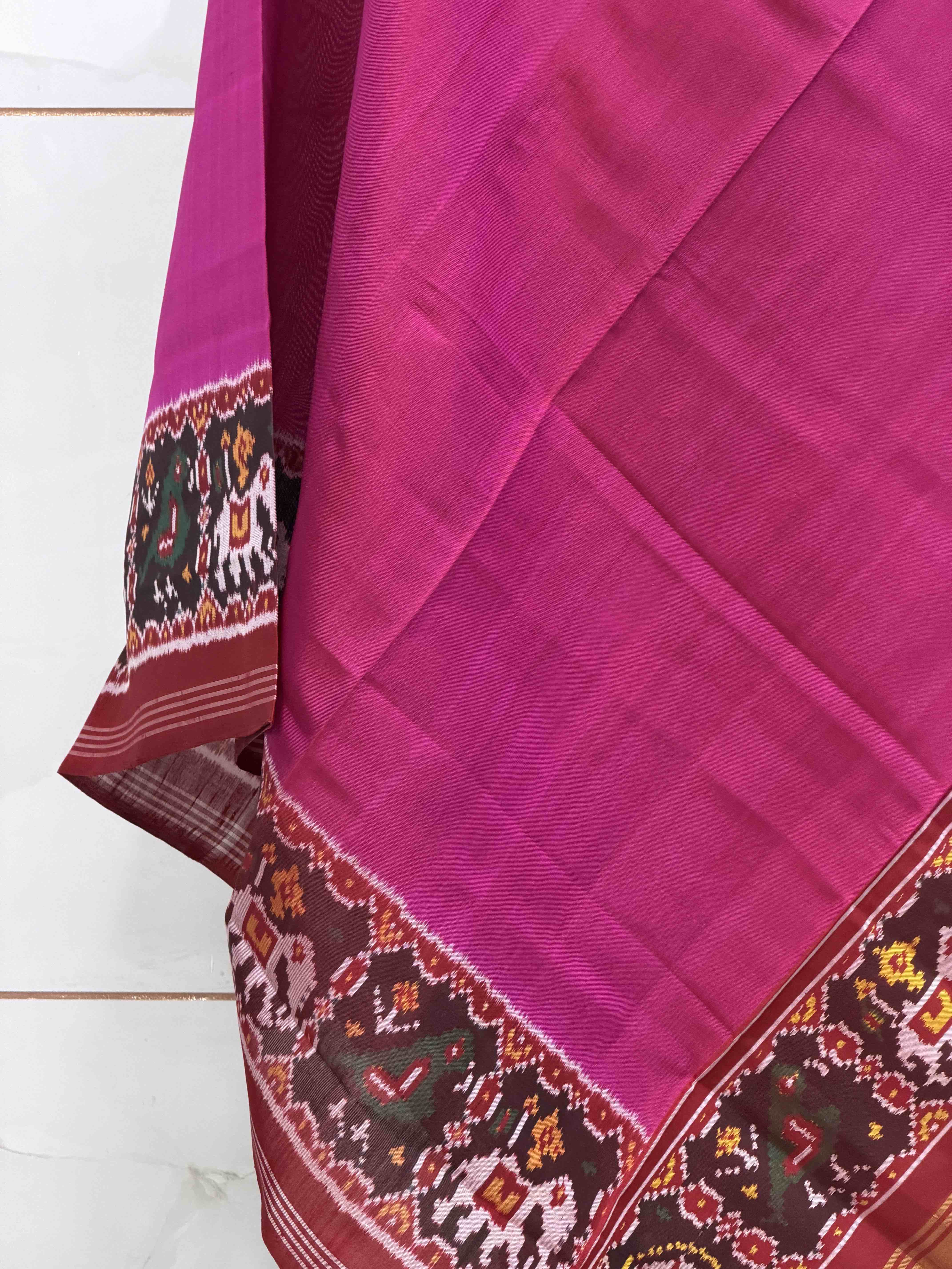 Maroon & Pink plain Gala border single ikat Dupatta