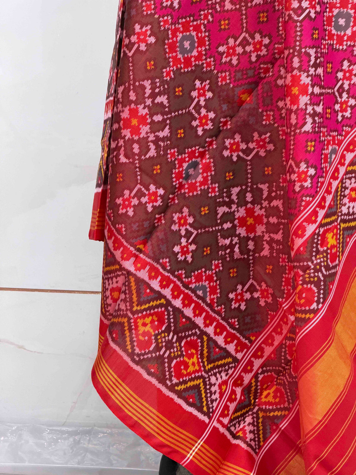Red with mix of 3 colour navaratan Single Ikat Dupatta