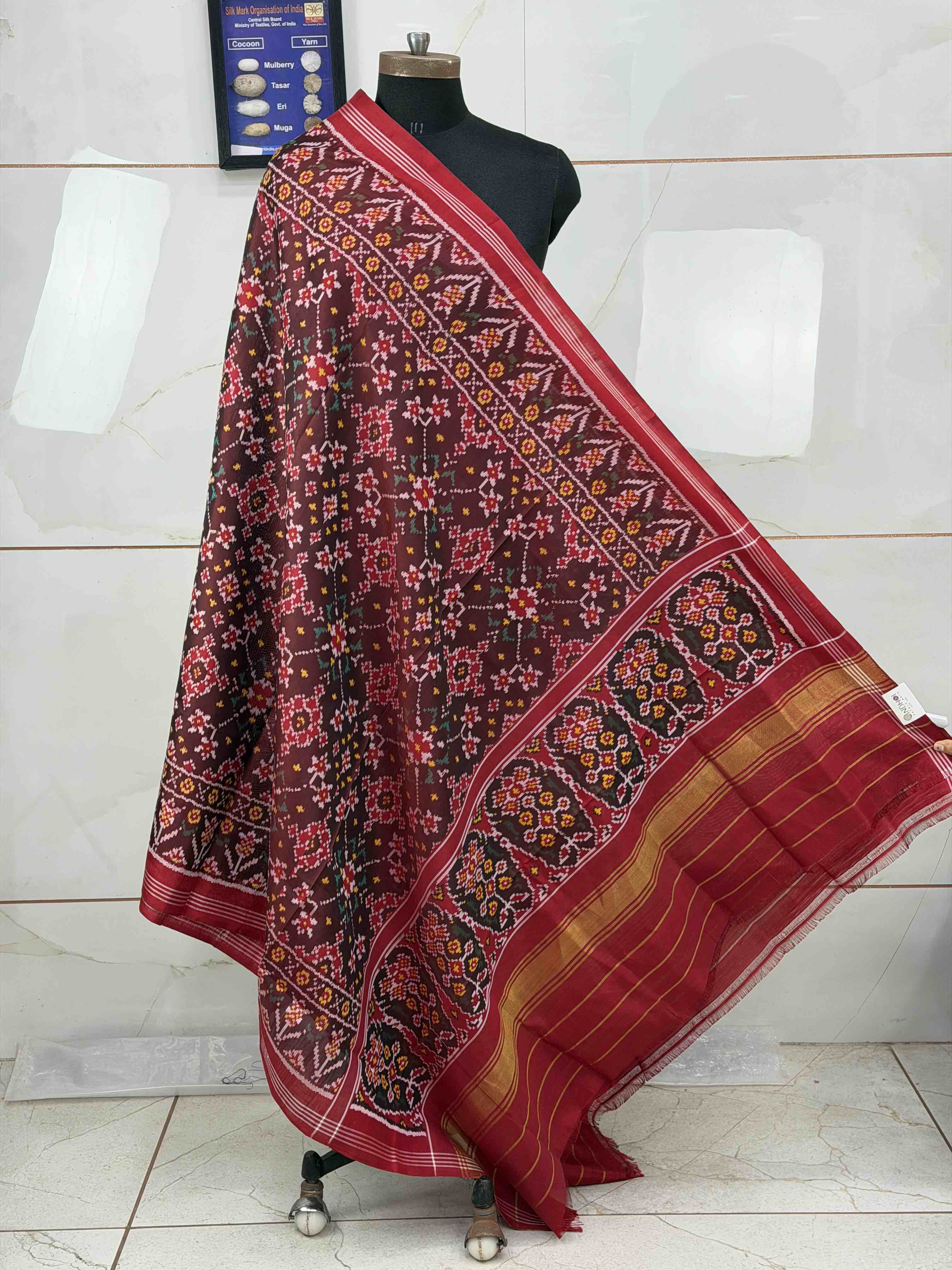 Red & maroon navaratan Dupatta