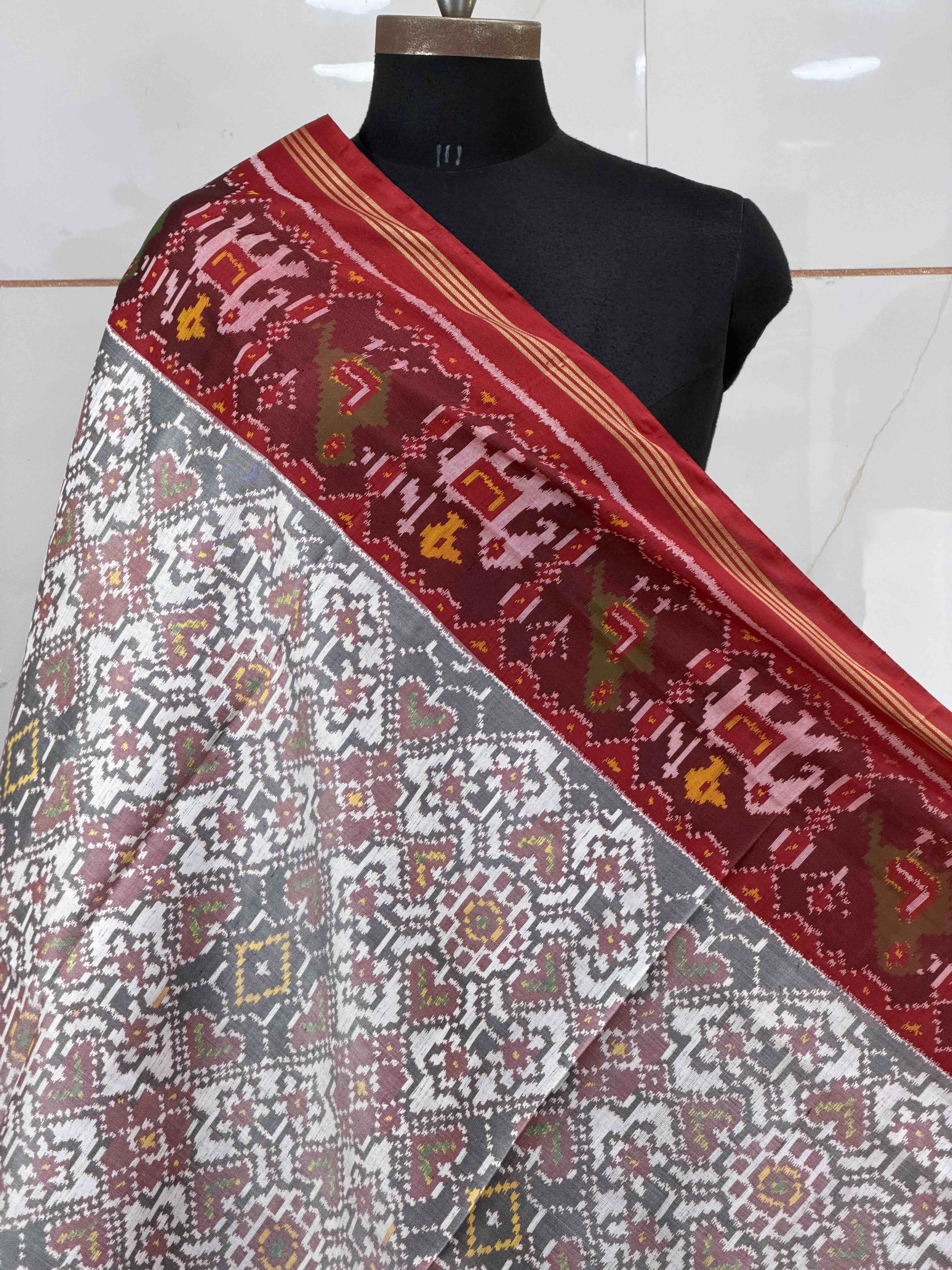 Red & white Manekchawk single ikat dupatta