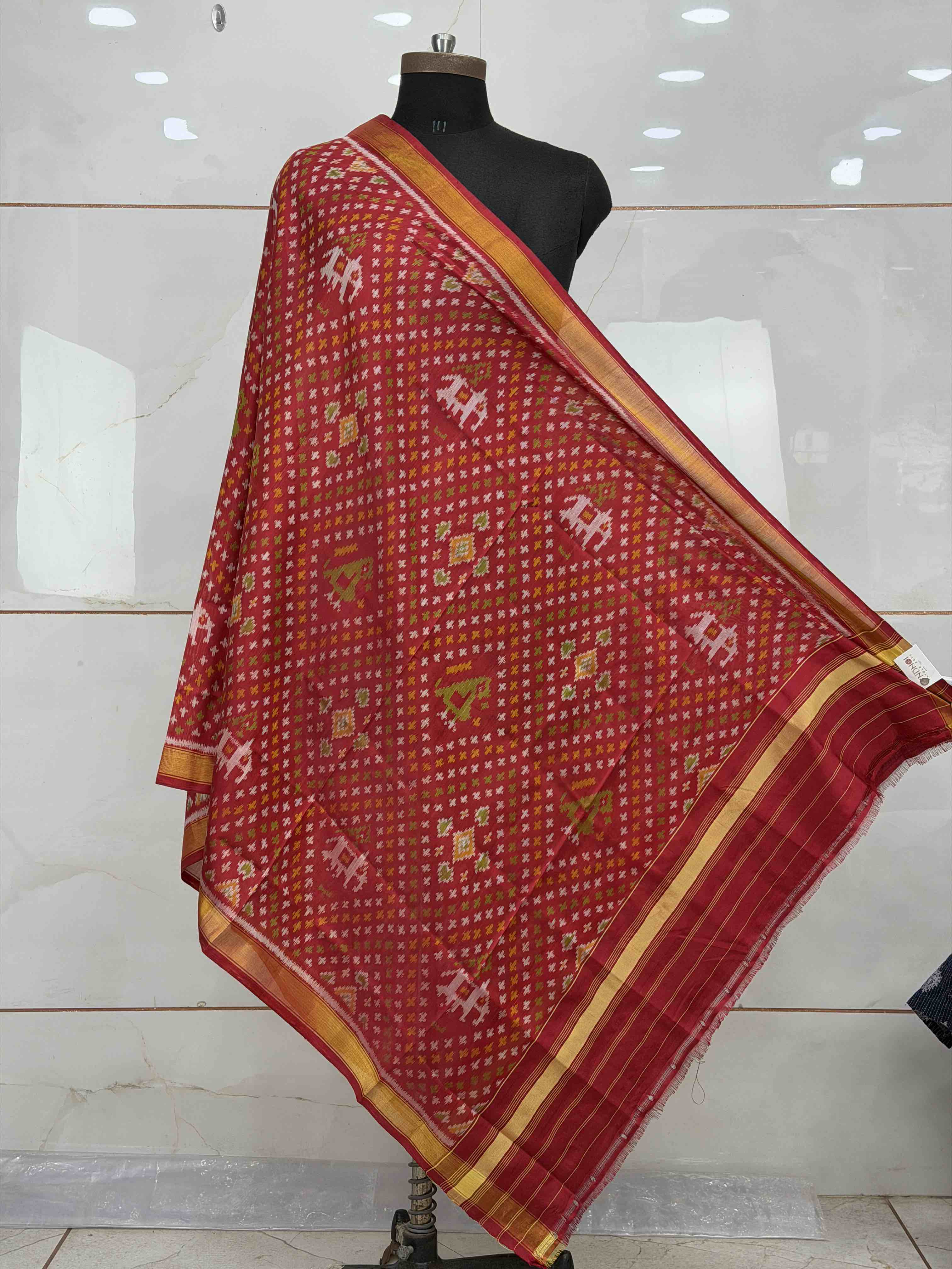 Small dupatta in Red Bandhani Pattern weave