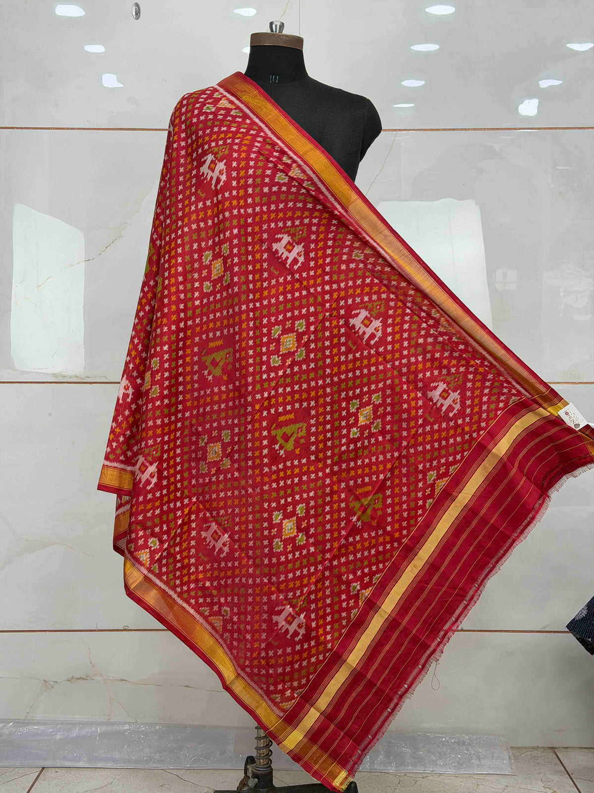 Small dupatta in Red Bandhani Pattern weave