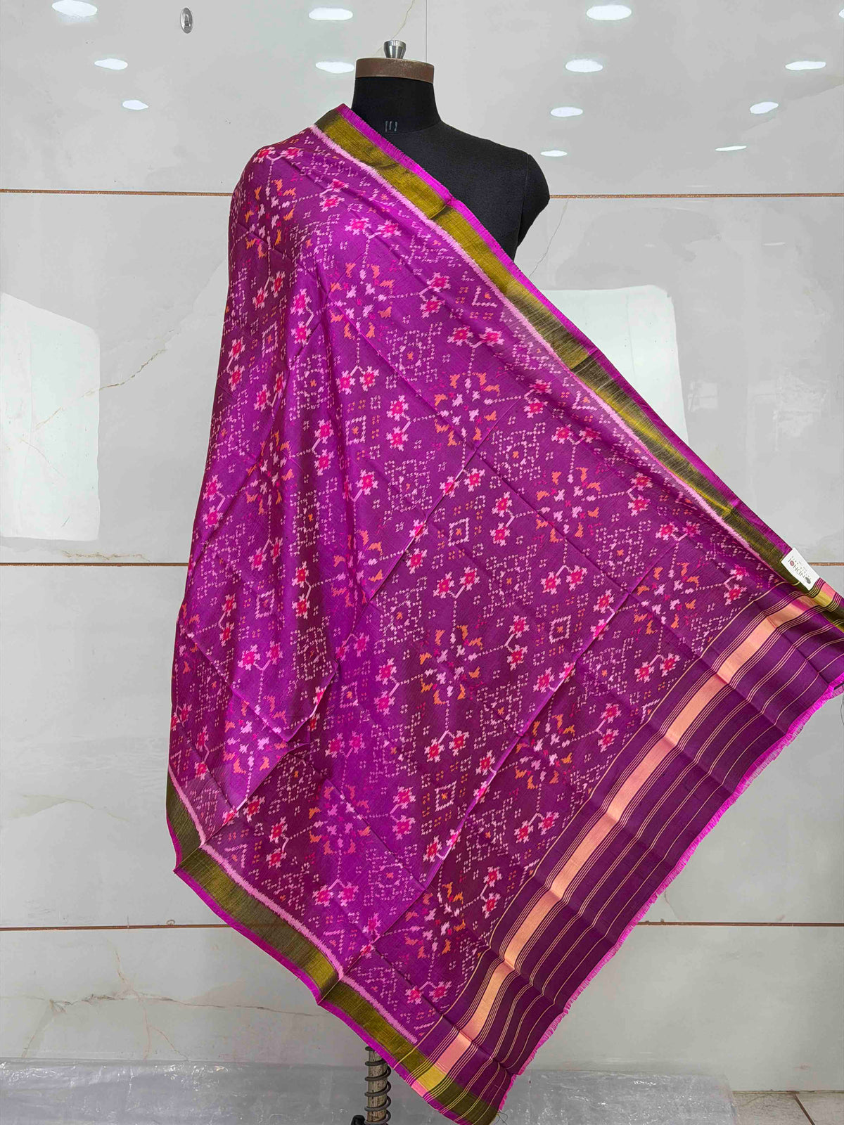 Small Dupatta magenta pink Navaratan Patola weave