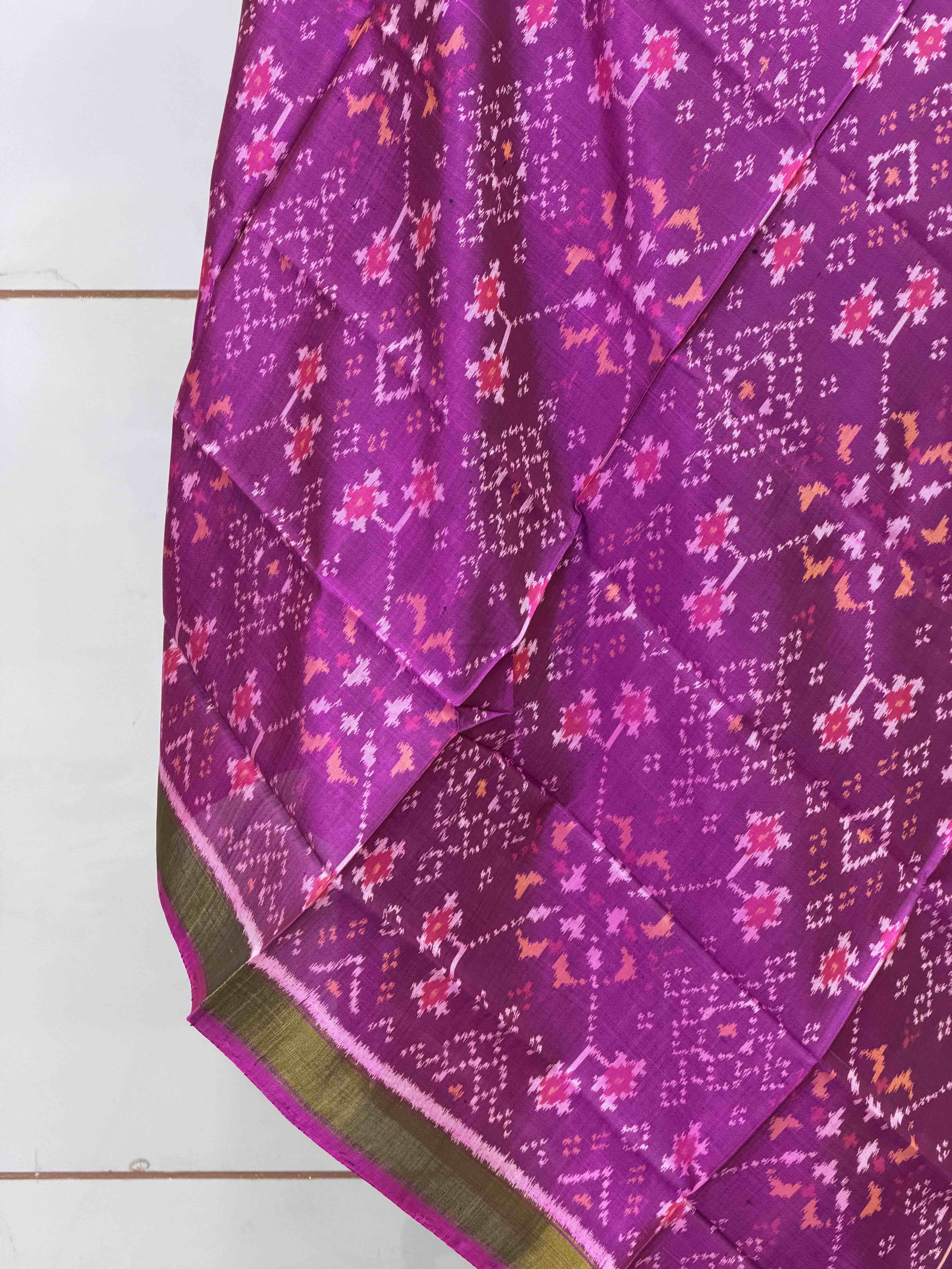 Small Dupatta magenta pink Navaratan Patola weave