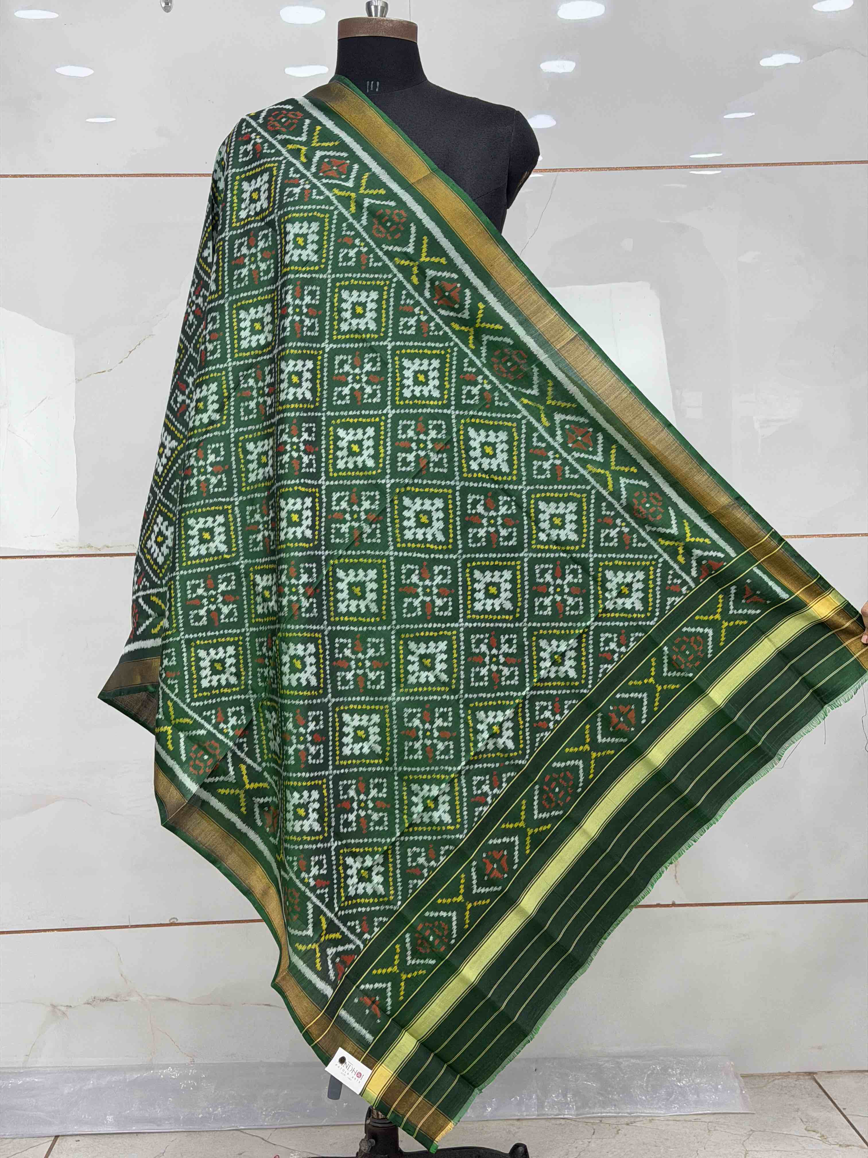 Small dupatta in panchanda design single ikat weave