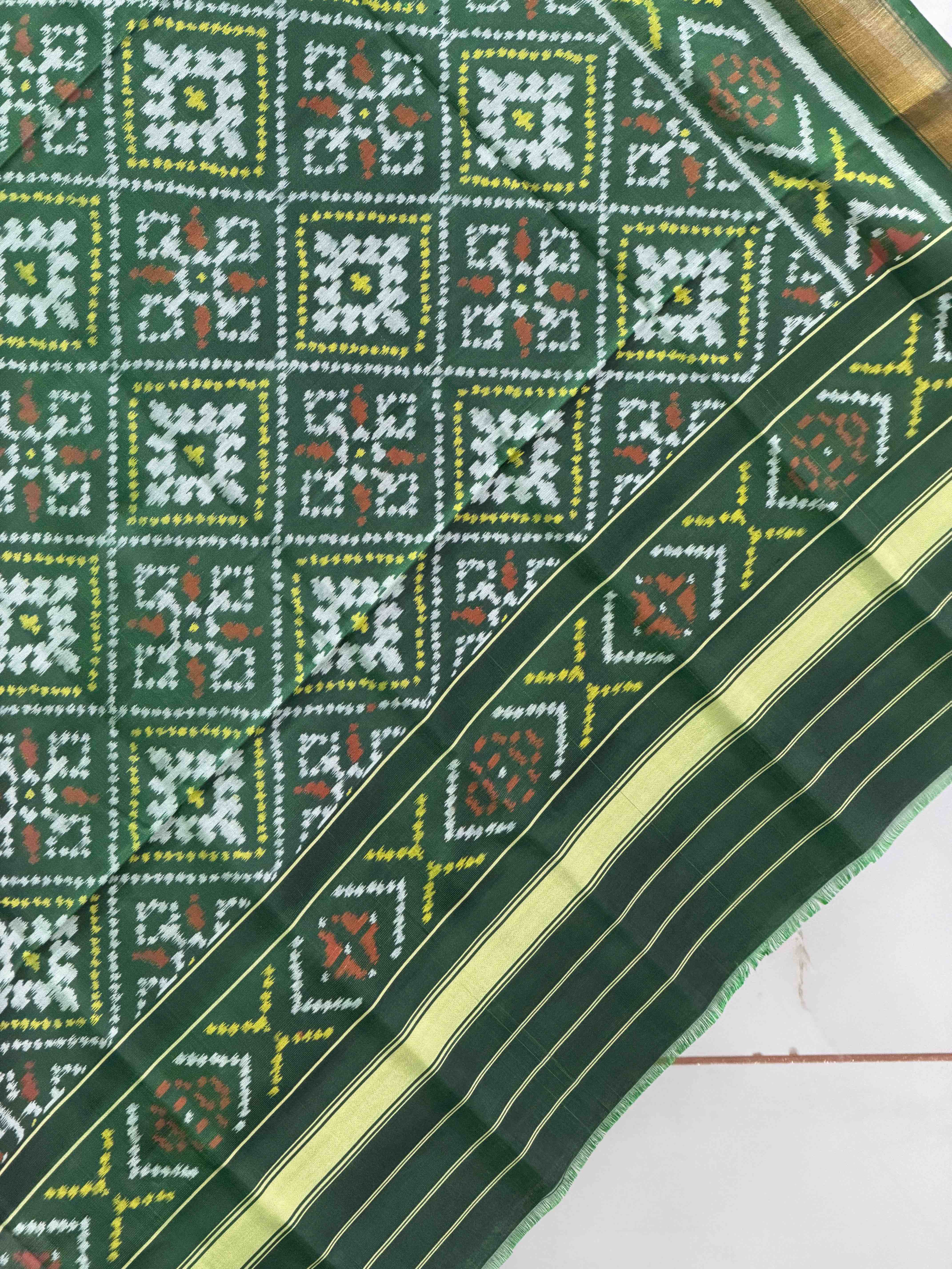 Small dupatta in panchanda design single ikat weave