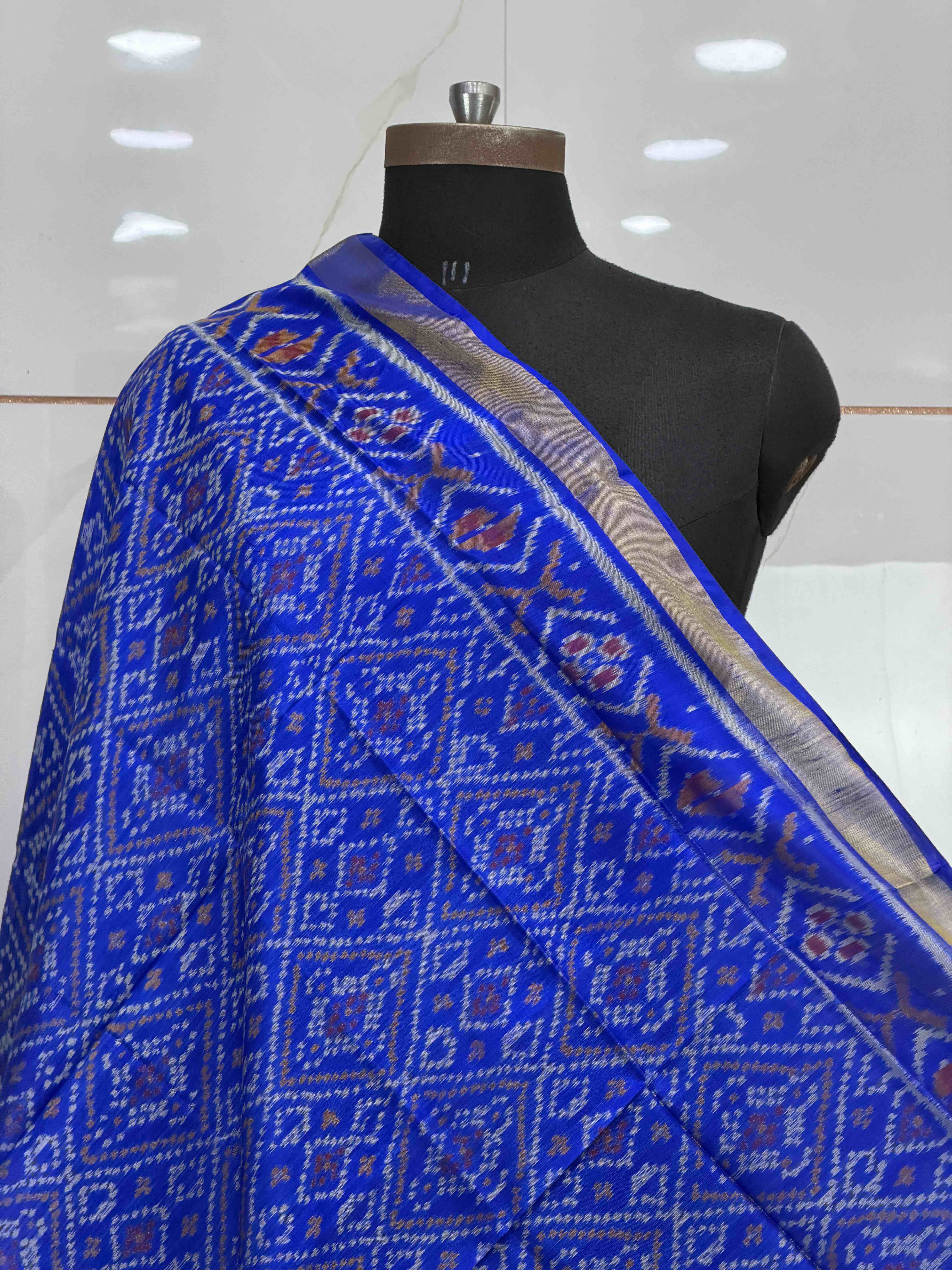 Small dupatta in panchanda design weave single ikat