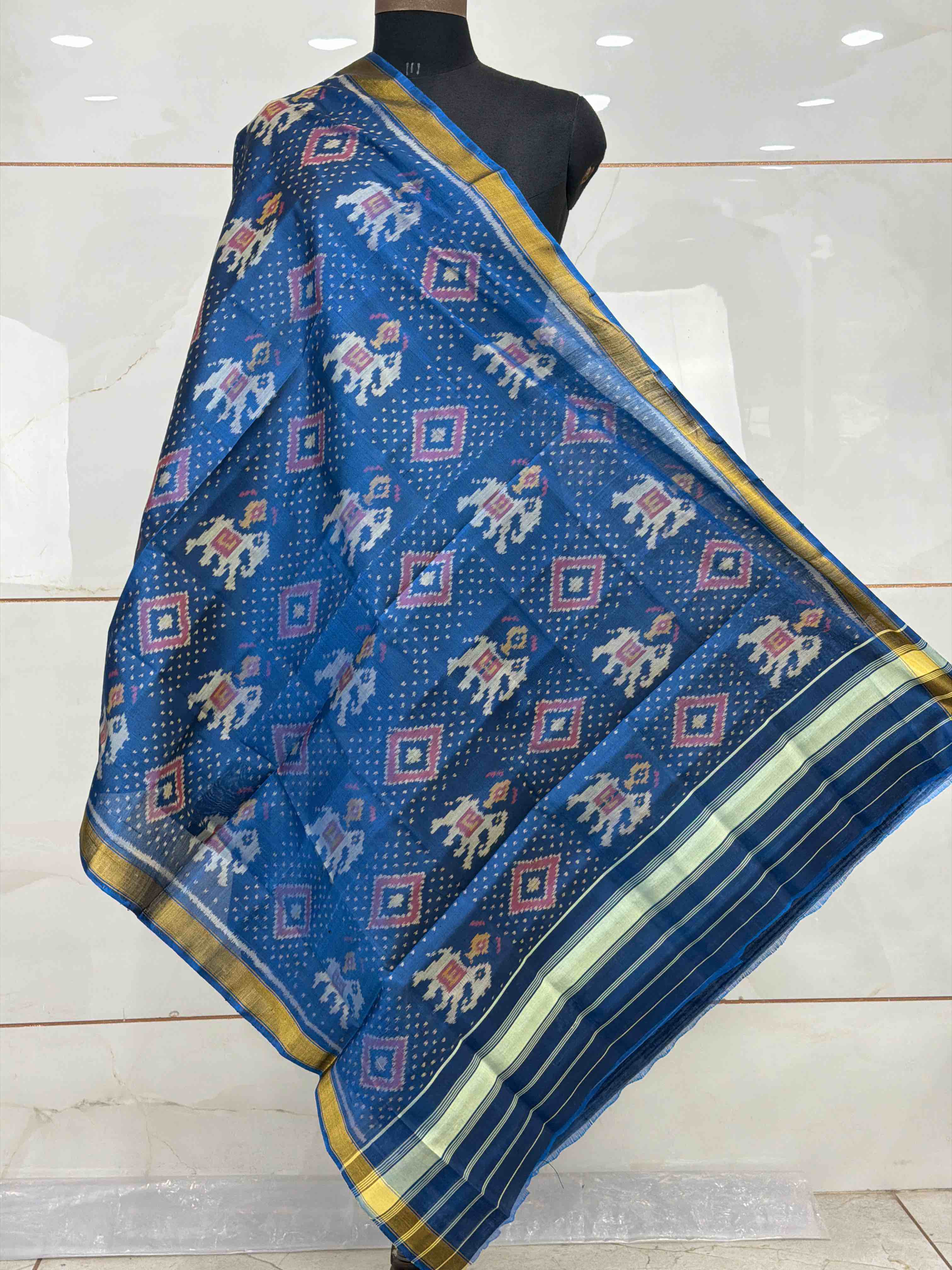 Small dupatta in turquoise Blue single ikat