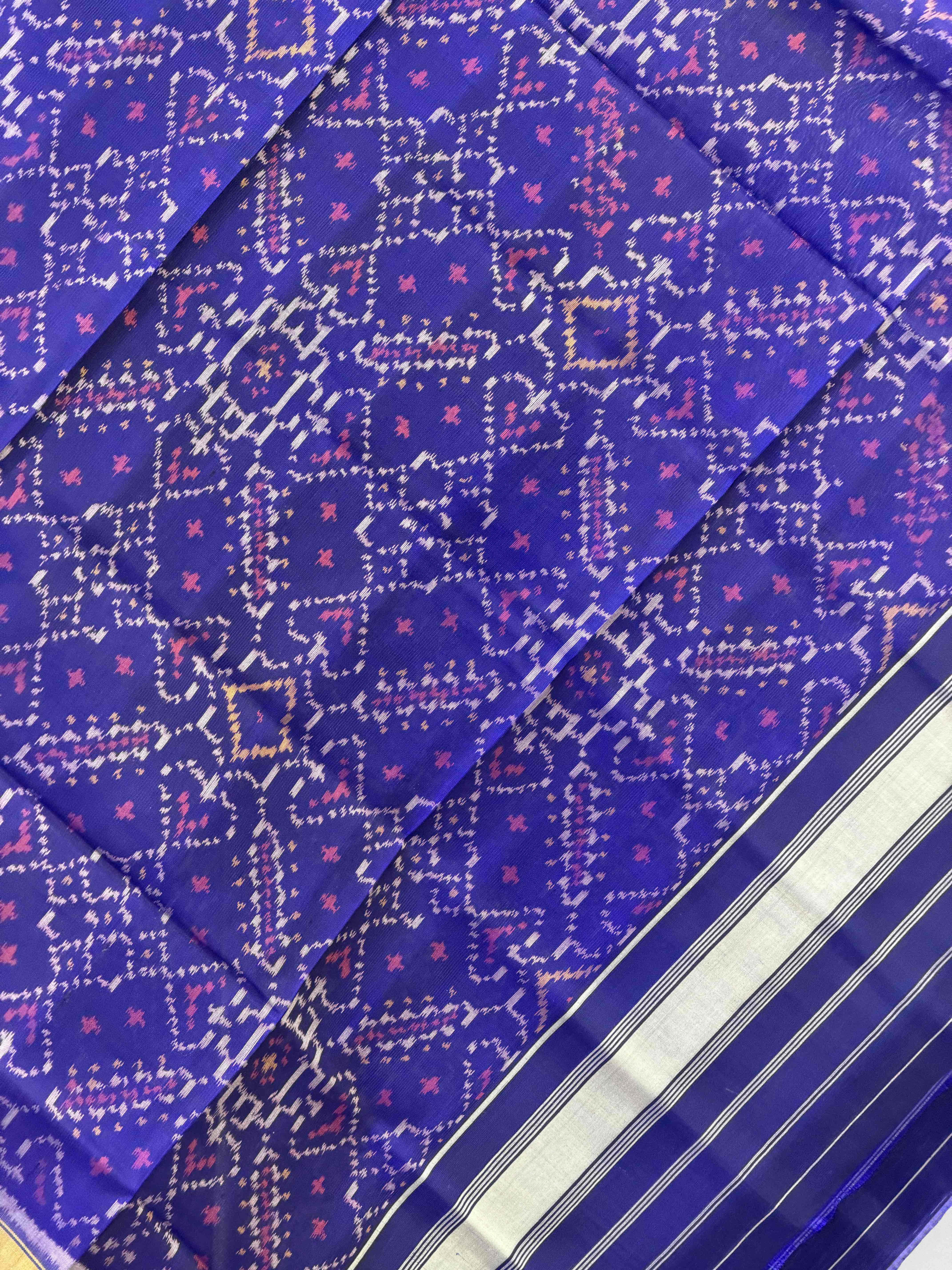 Small dupatta in blue Manekchawk single ikat weave