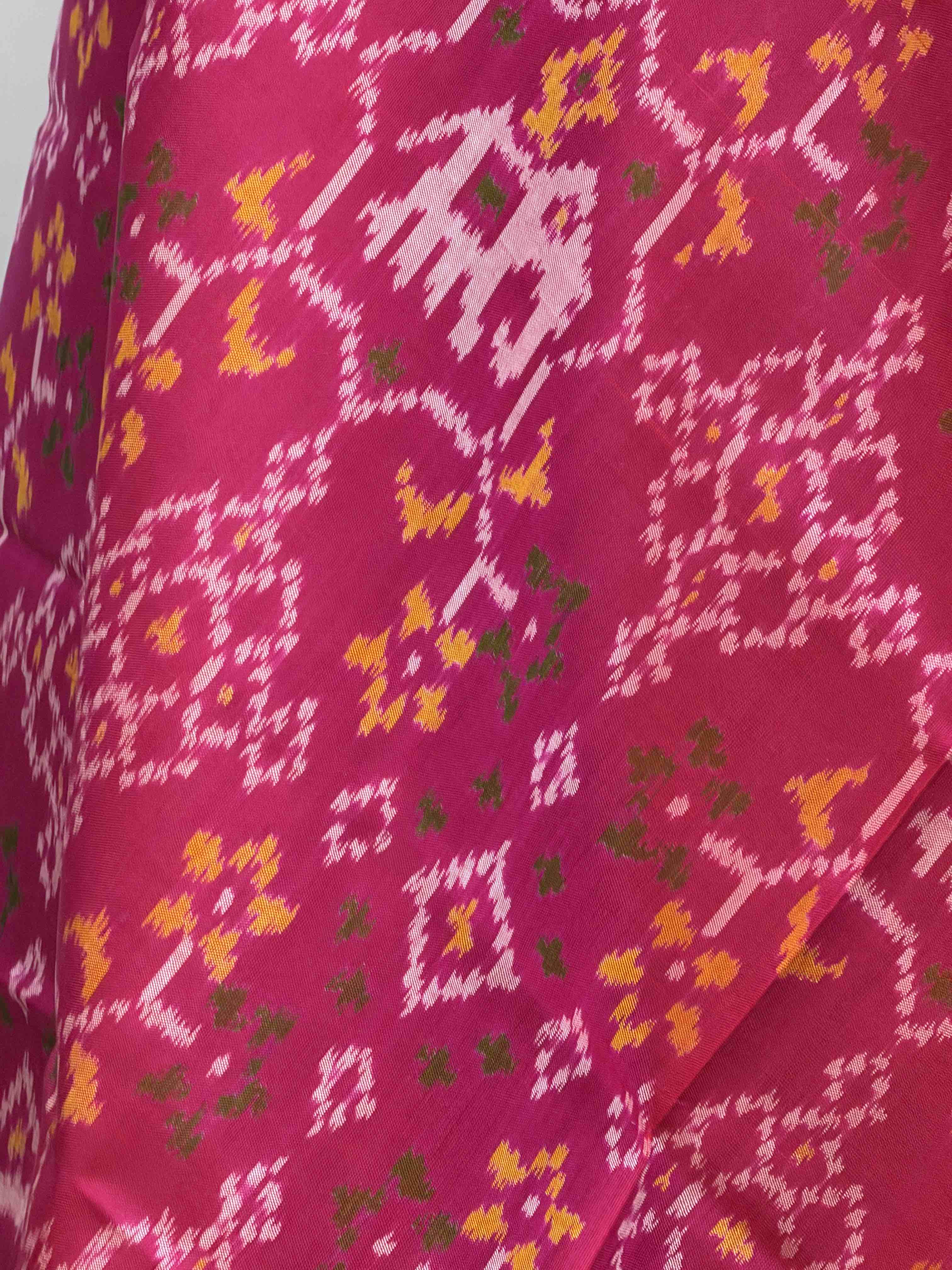 Small dupatta in navaratan Hathi single ikat weave