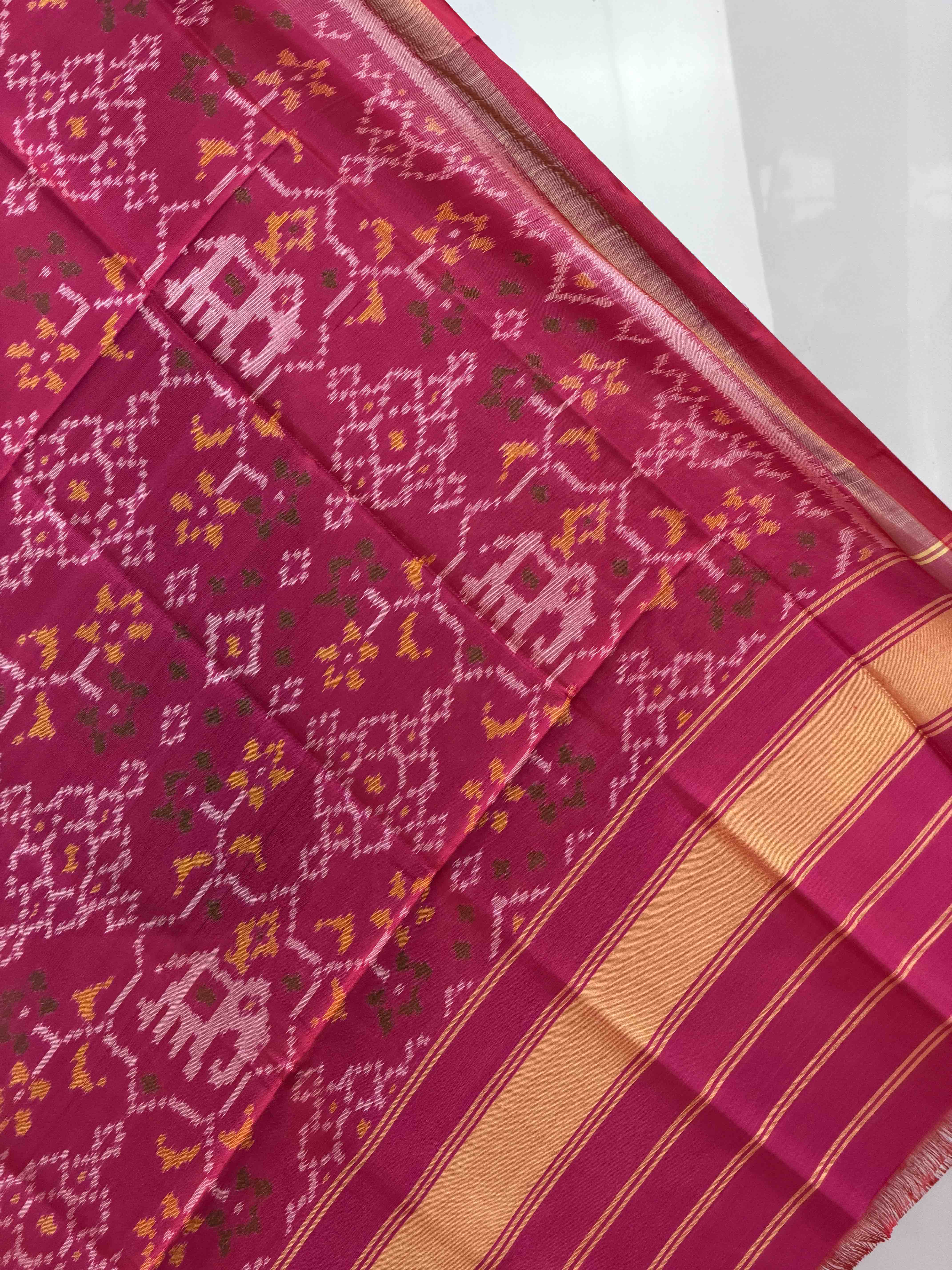 Small dupatta in navaratan Hathi single ikat weave