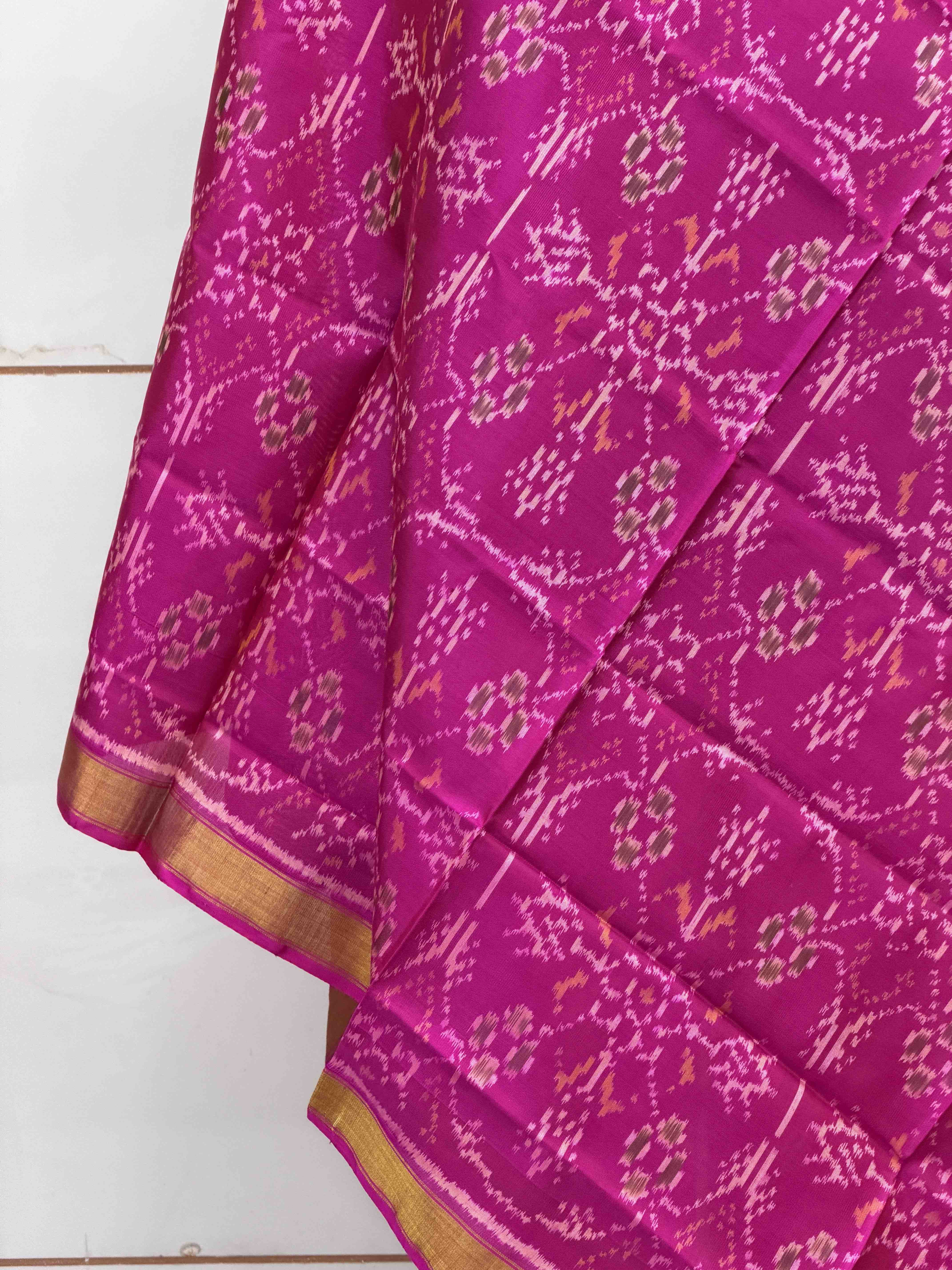 Small dupatta in pink chhabdi design single ikat weave