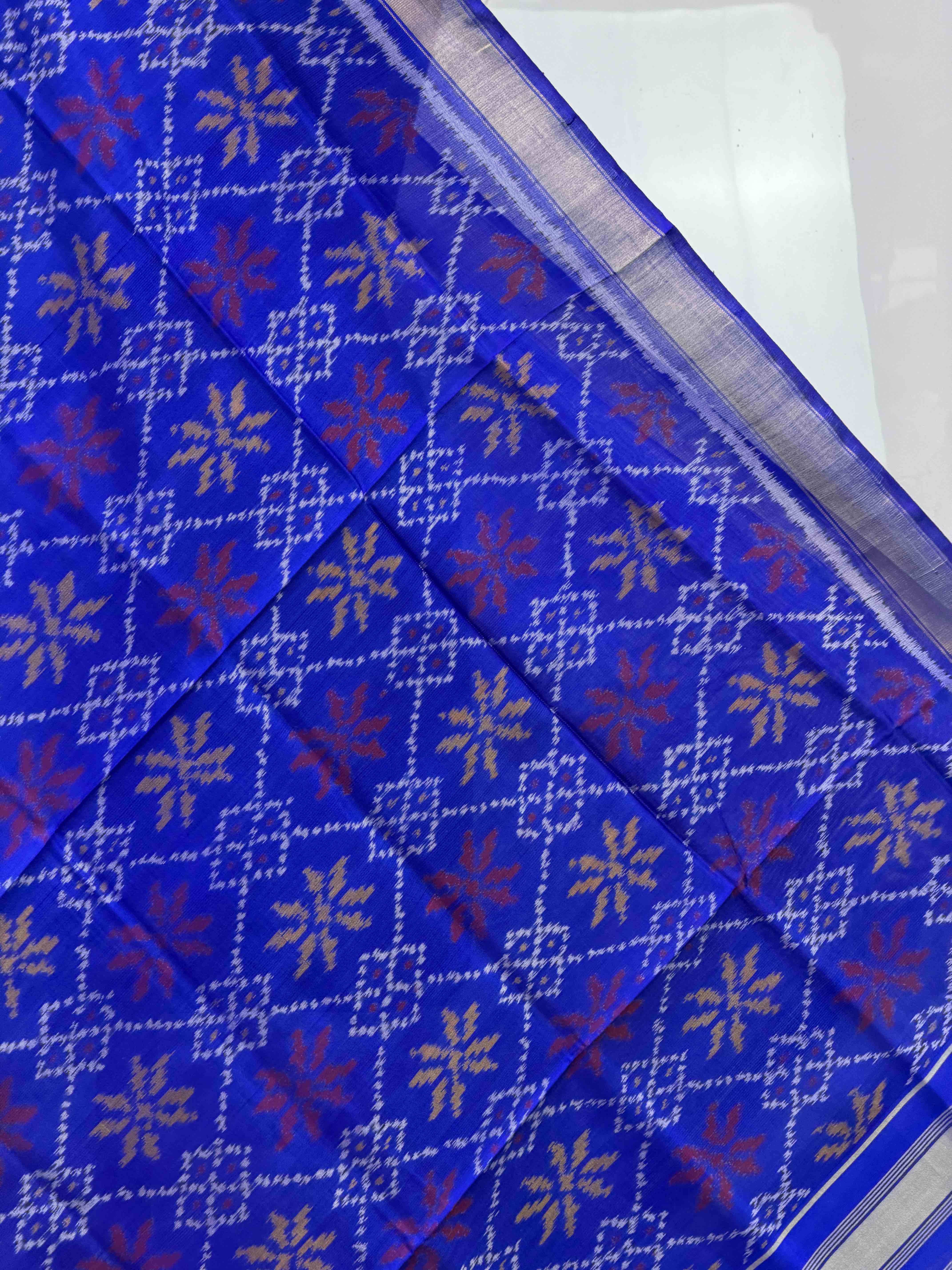 Small dupatta in blue colour single ikat weave