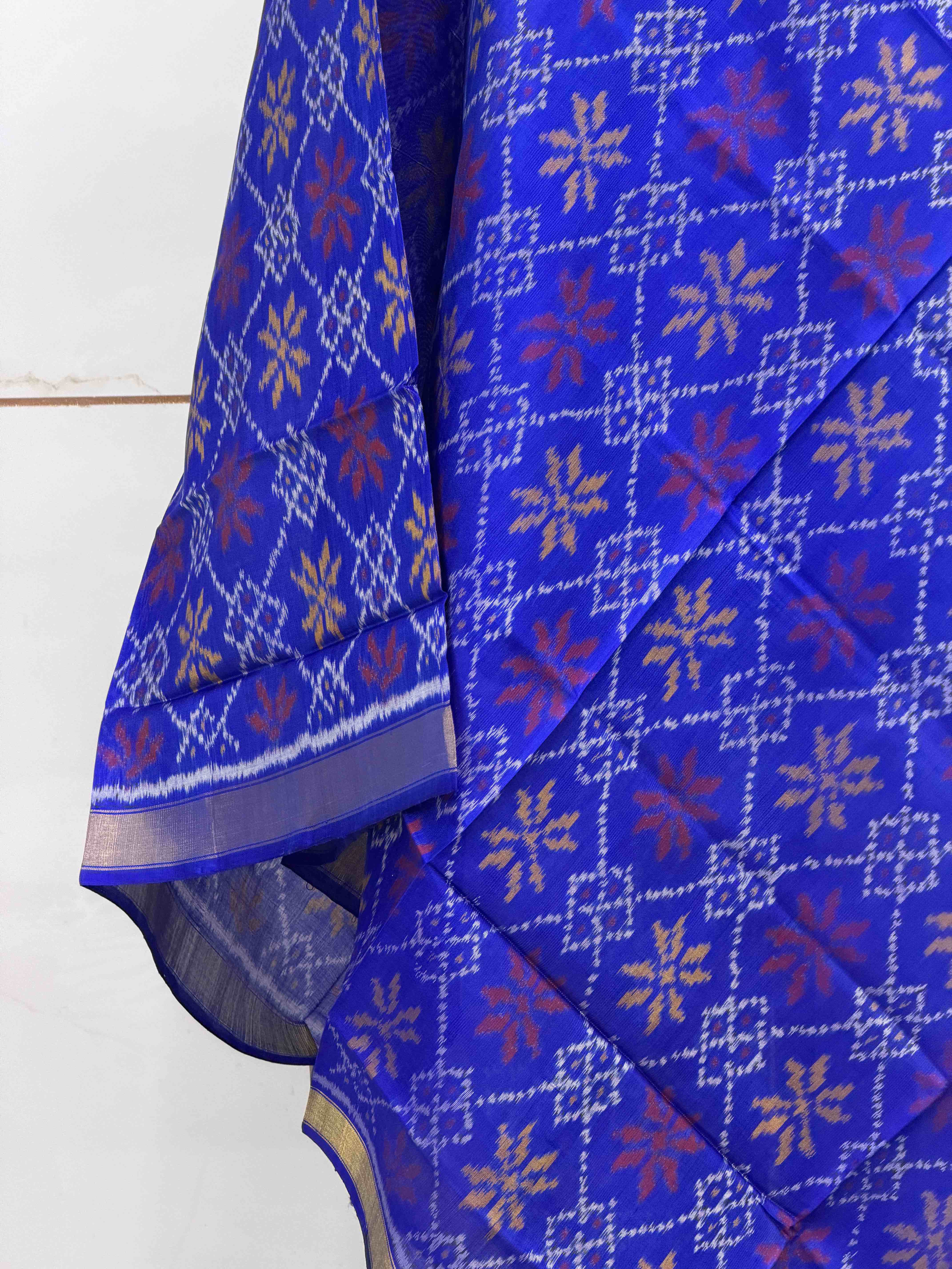 Small dupatta in blue colour single ikat weave