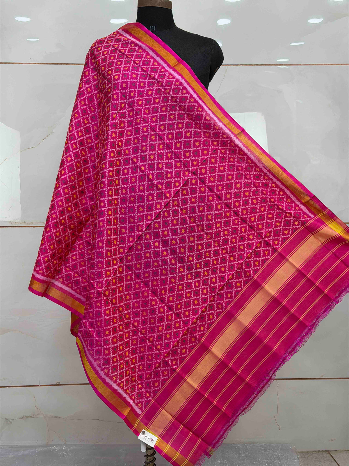 Small dupatta in daliyabhat single ikat weave