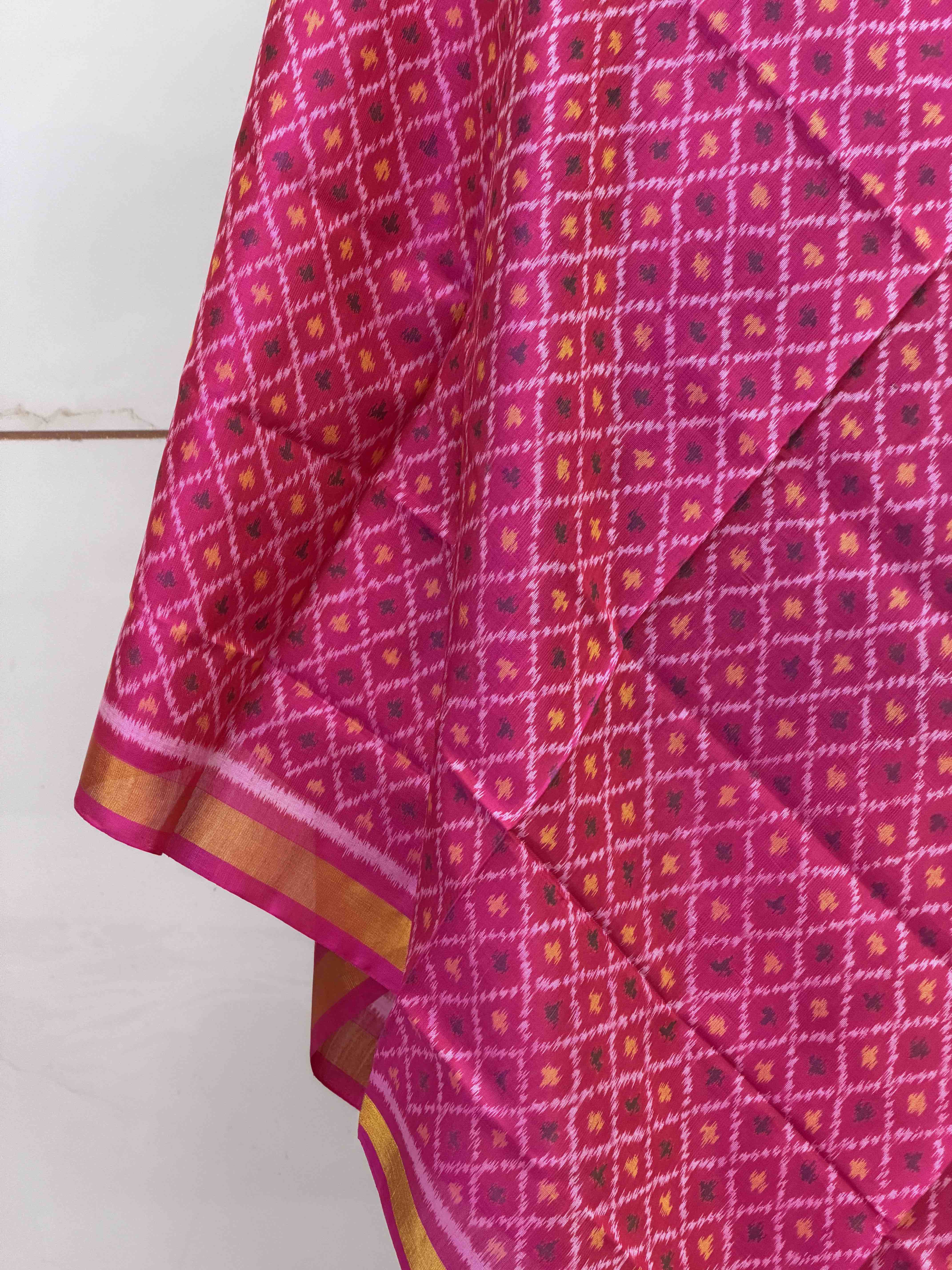 Small dupatta in daliyabhat single ikat weave