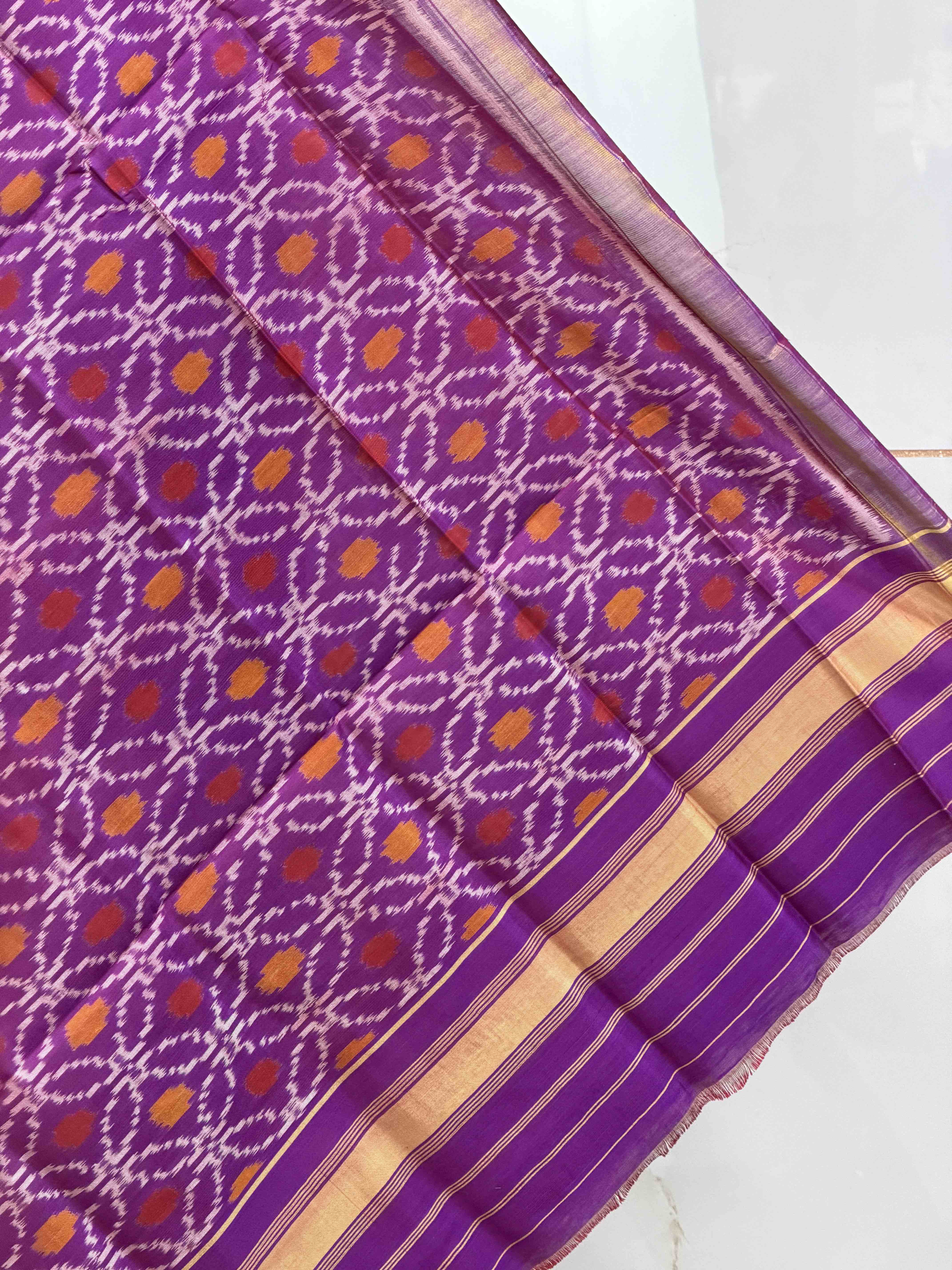 Small dupatta in Magenta solsitara single ikat weave