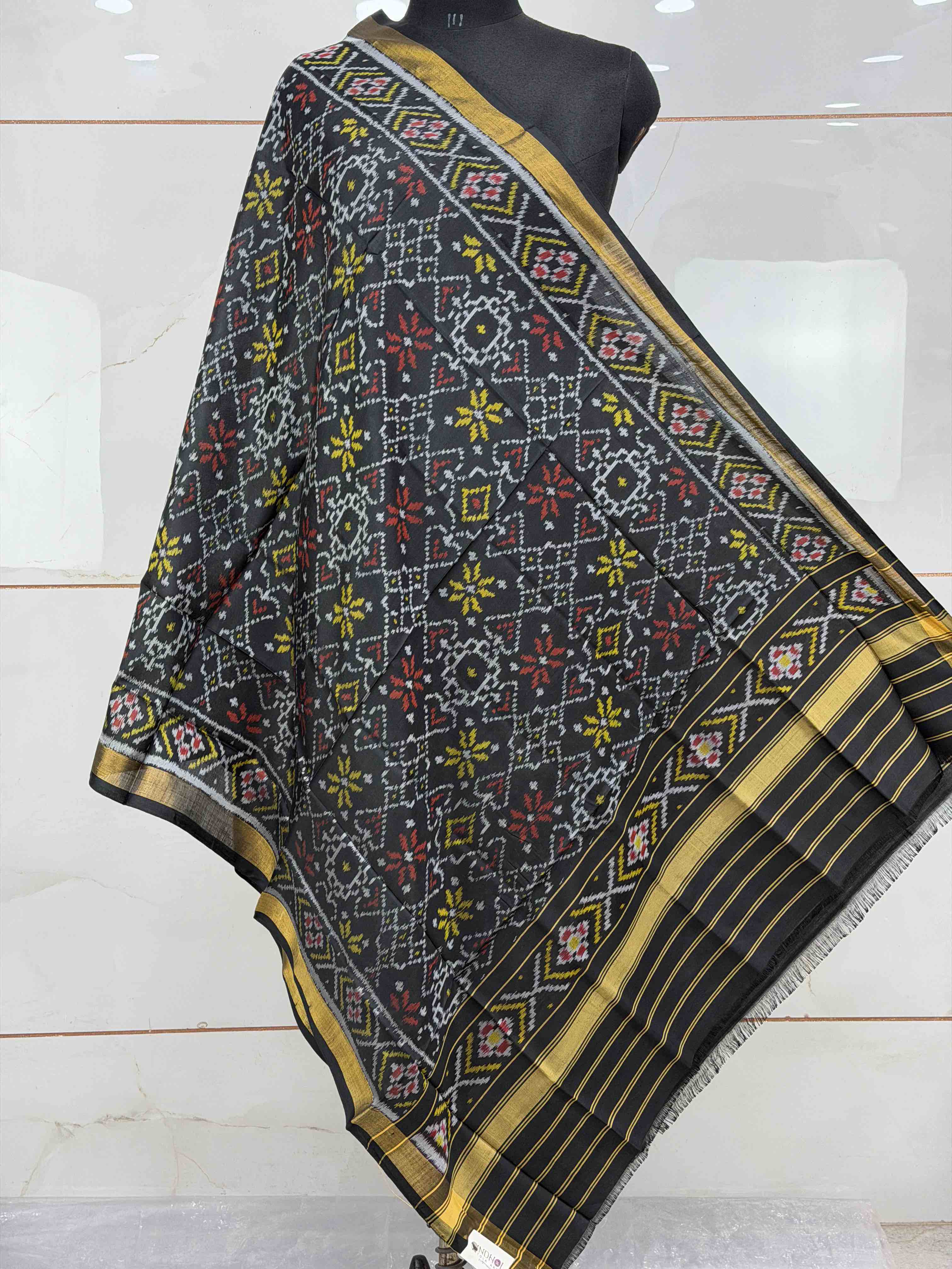 Small dupatta in black Manekchawk pattern single ikat woven