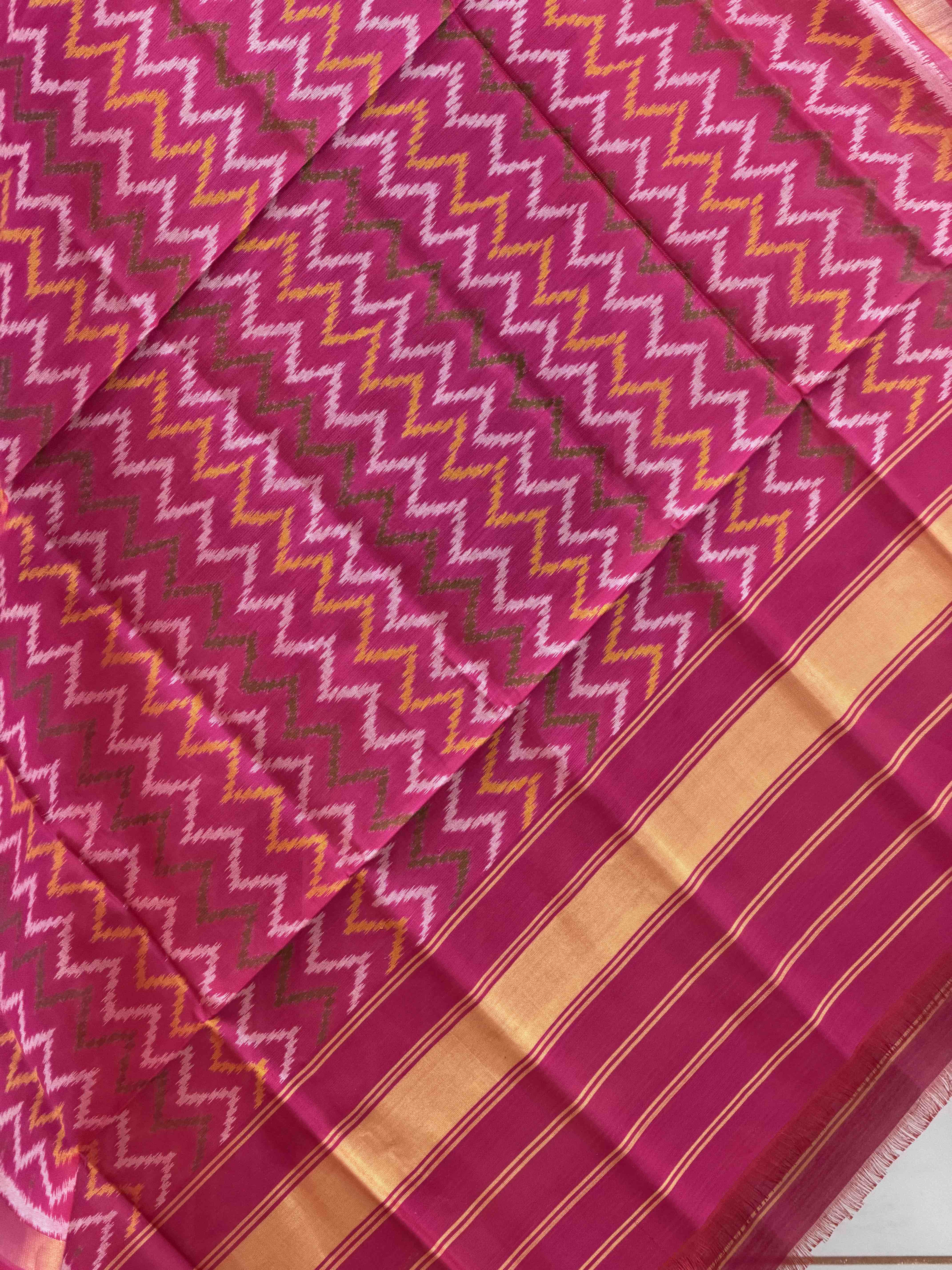 small dupatta in pink zigzag single ikat design
