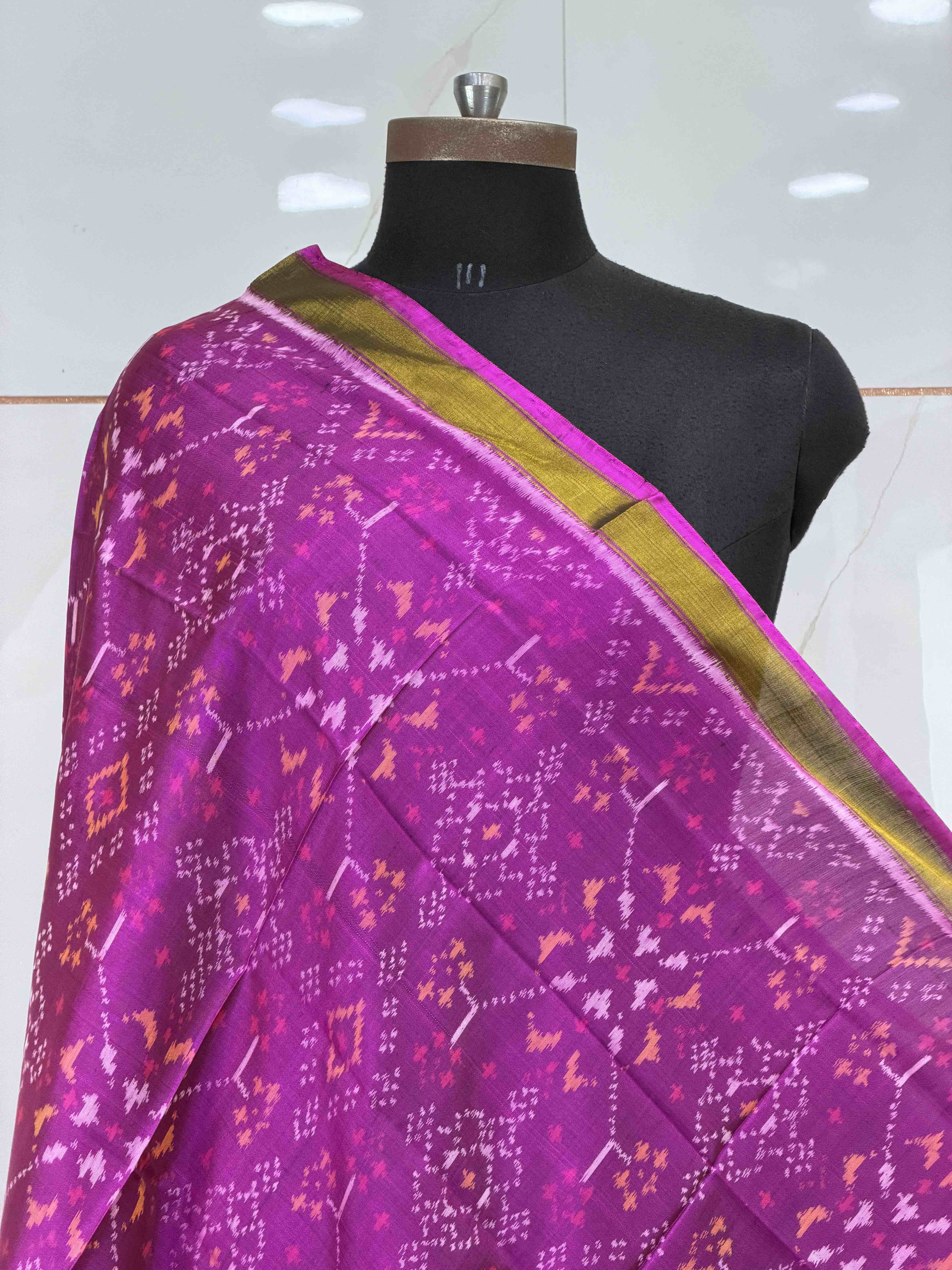 Small dupatta in magenta navaratan designs woven