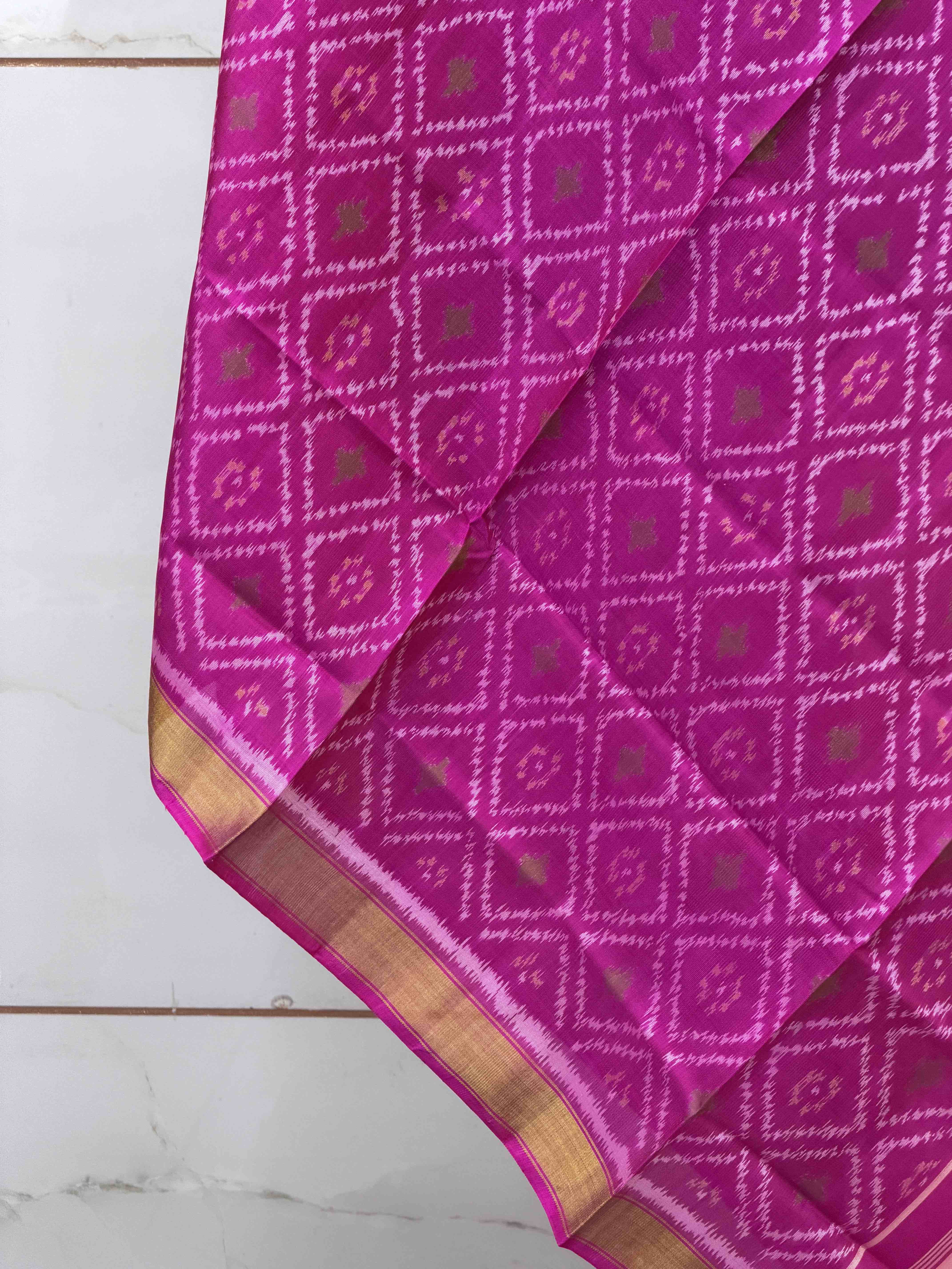 Small dupatta in pink colour diamond single ikat woven
