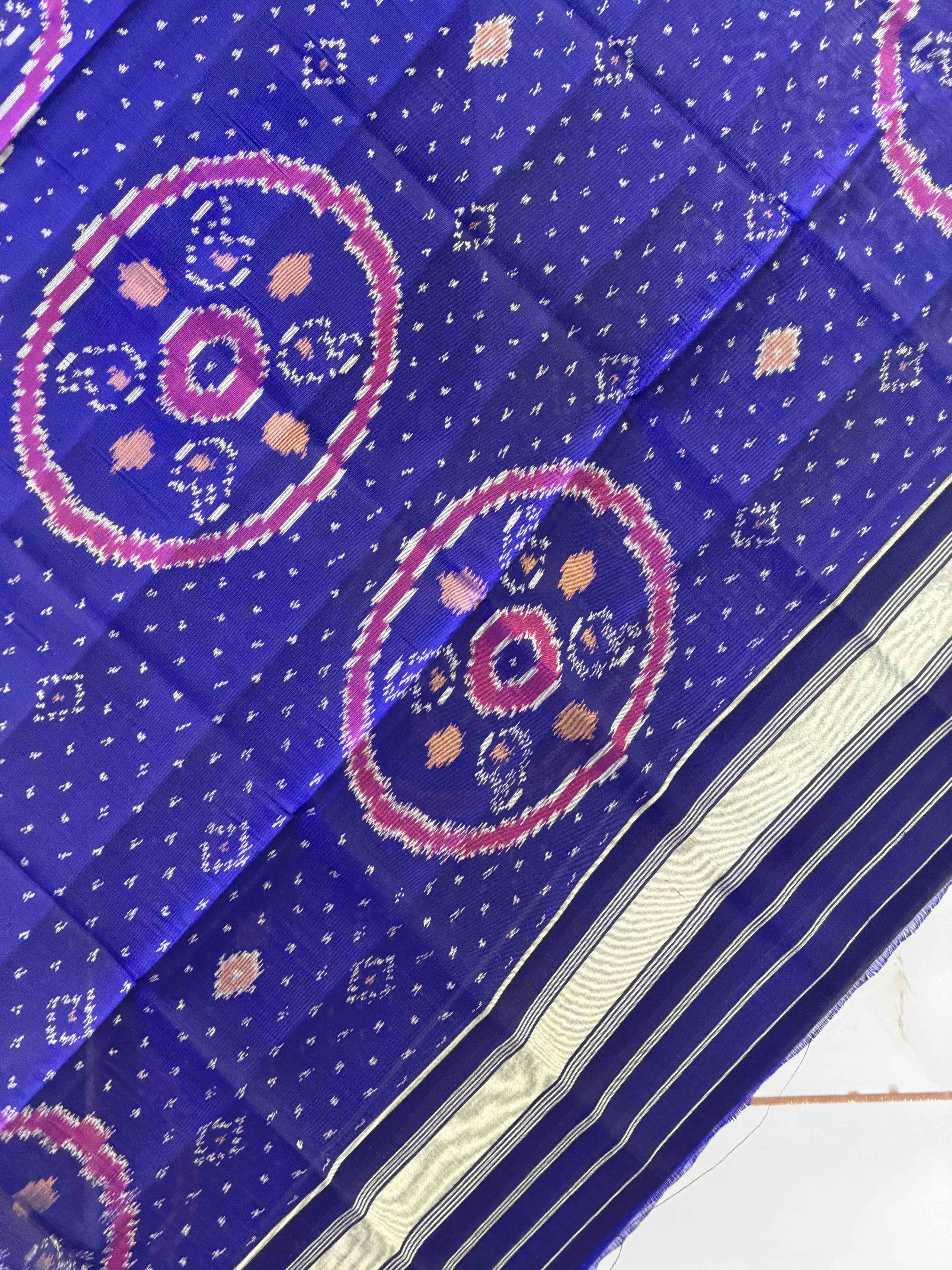 Small dupatta in blue colour circle pattern single ikat woven