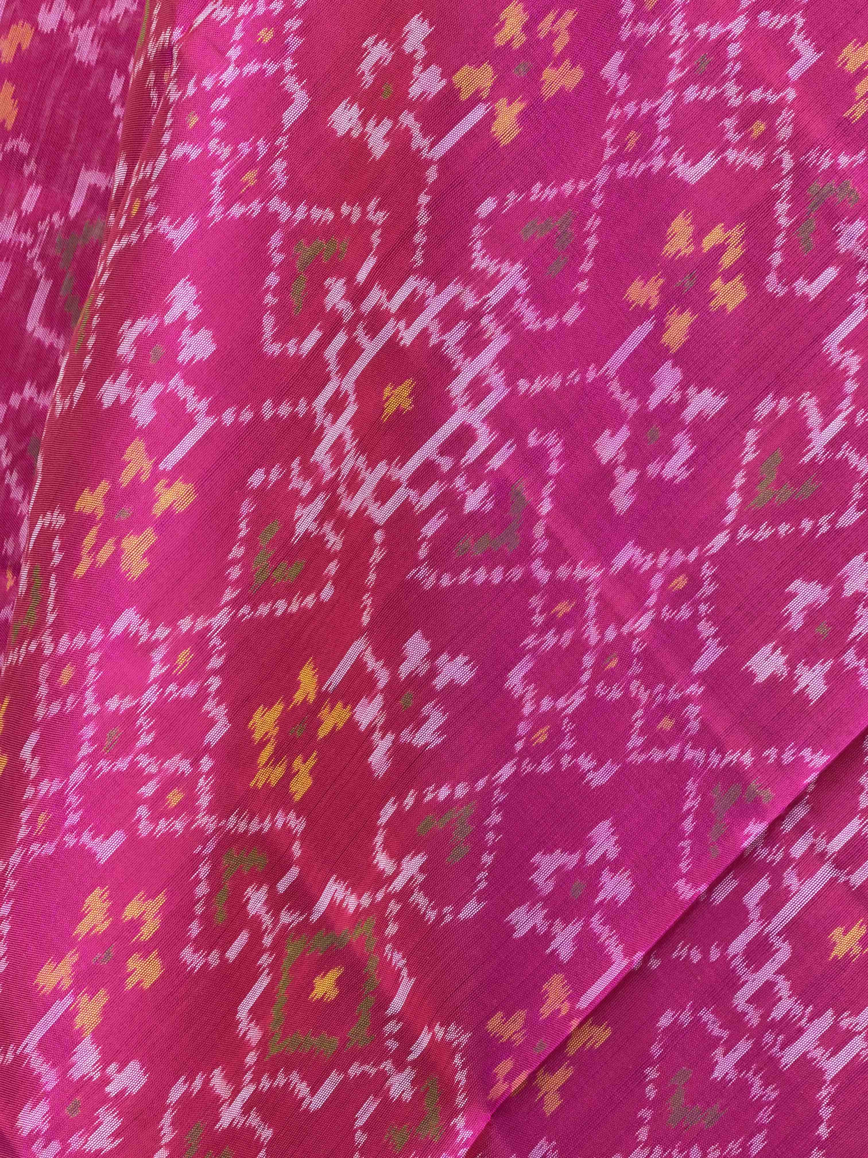 Small dupatta in pink colour manekchwak single ikat woven