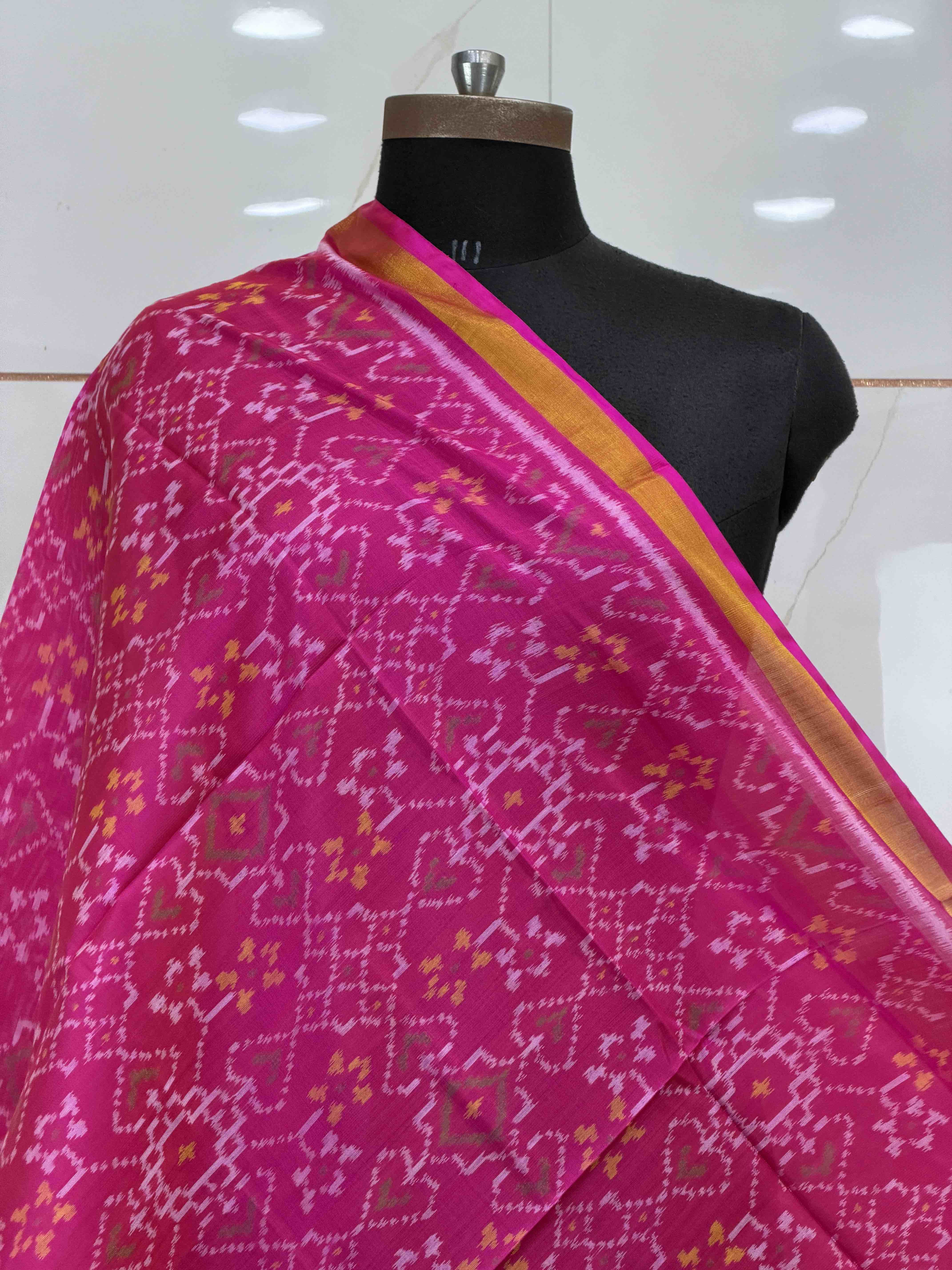 Small dupatta in pink colour manekchwak single ikat woven