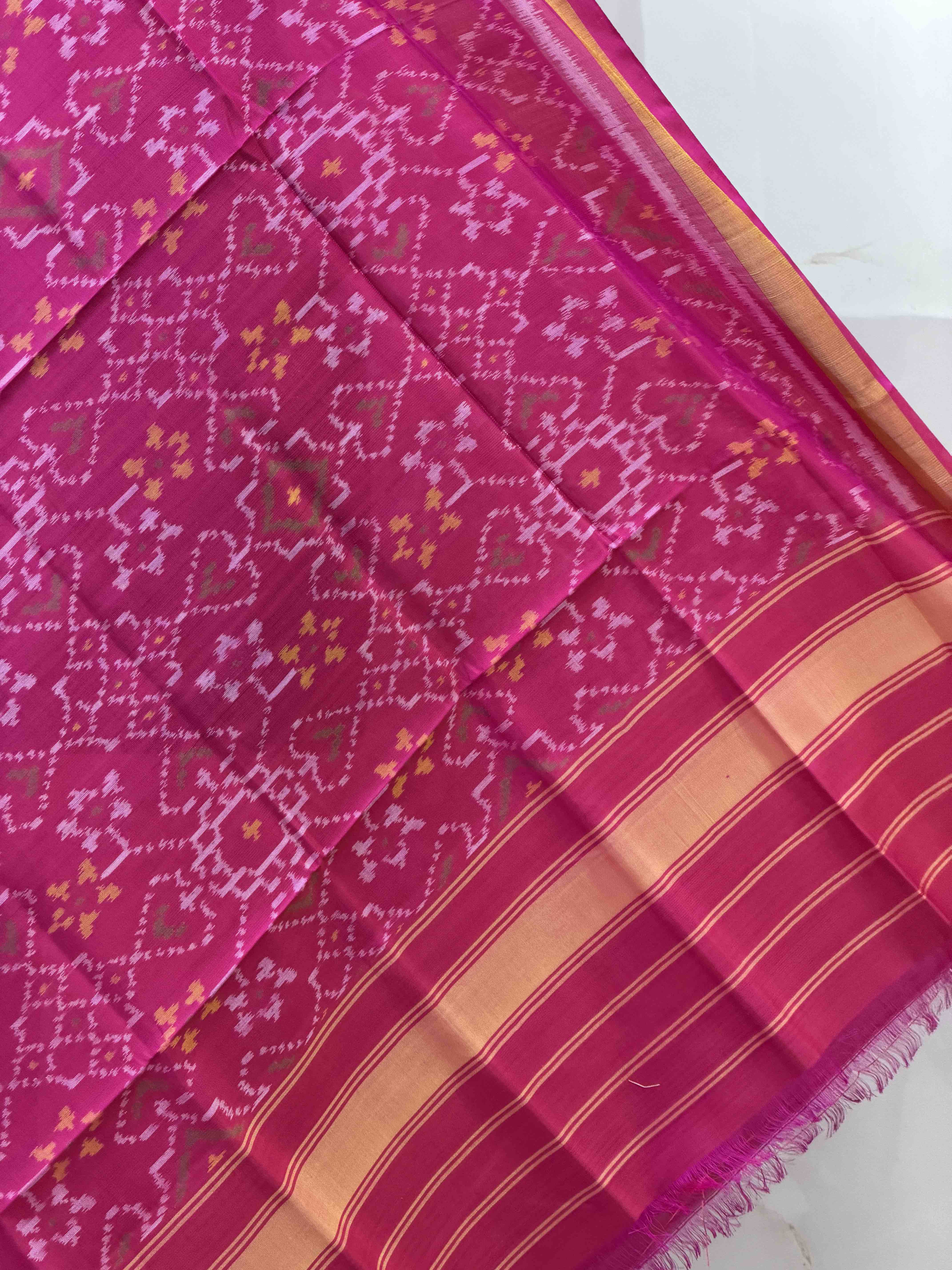 Small dupatta in pink colour manekchwak single ikat woven
