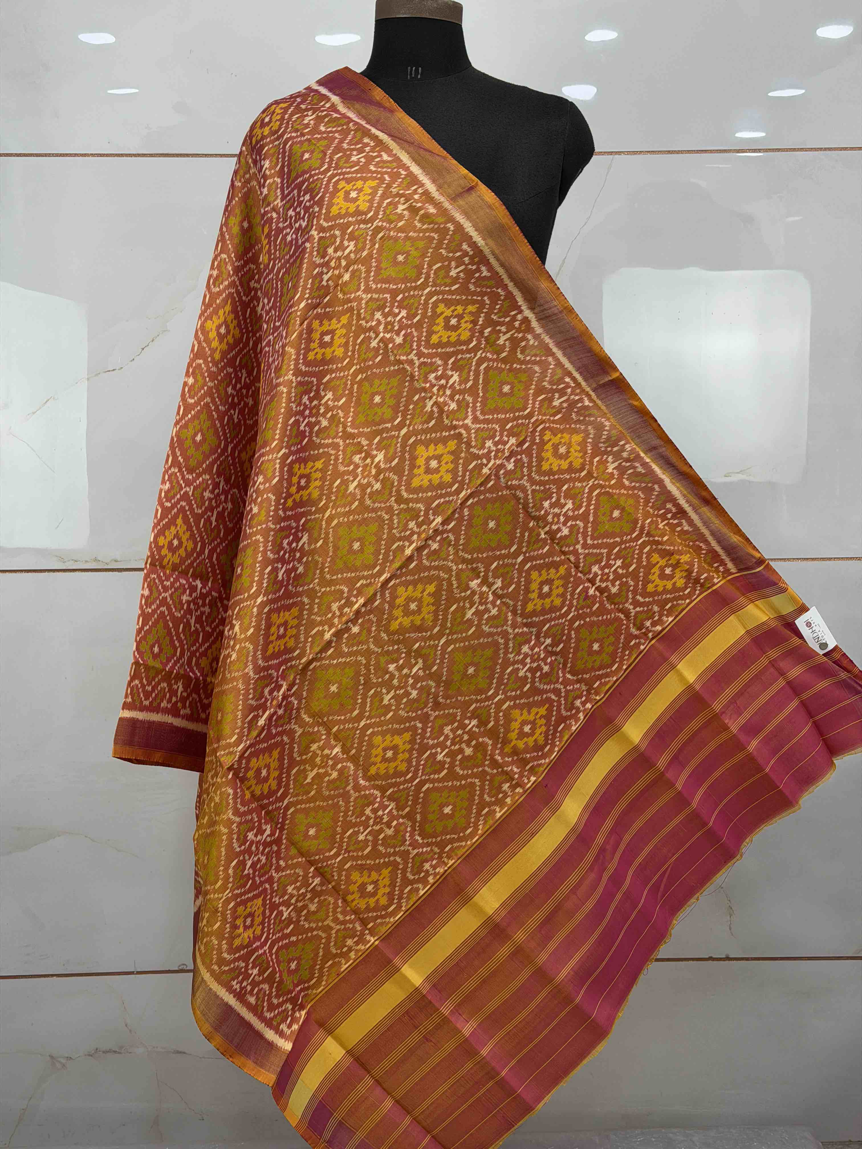 Small dupatta in Golden & peach shaded panchanda design