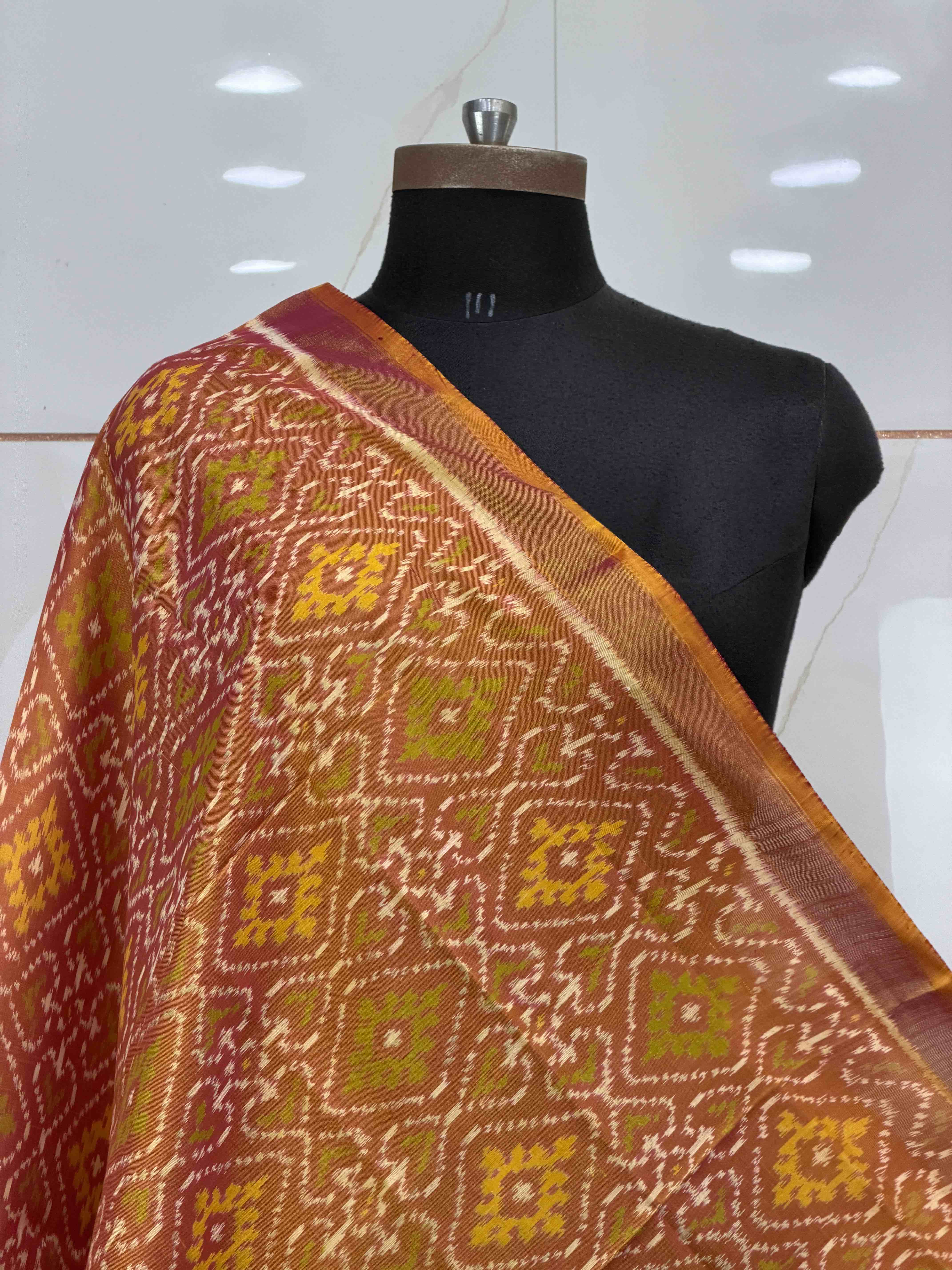 Small dupatta in Golden & peach shaded panchanda design