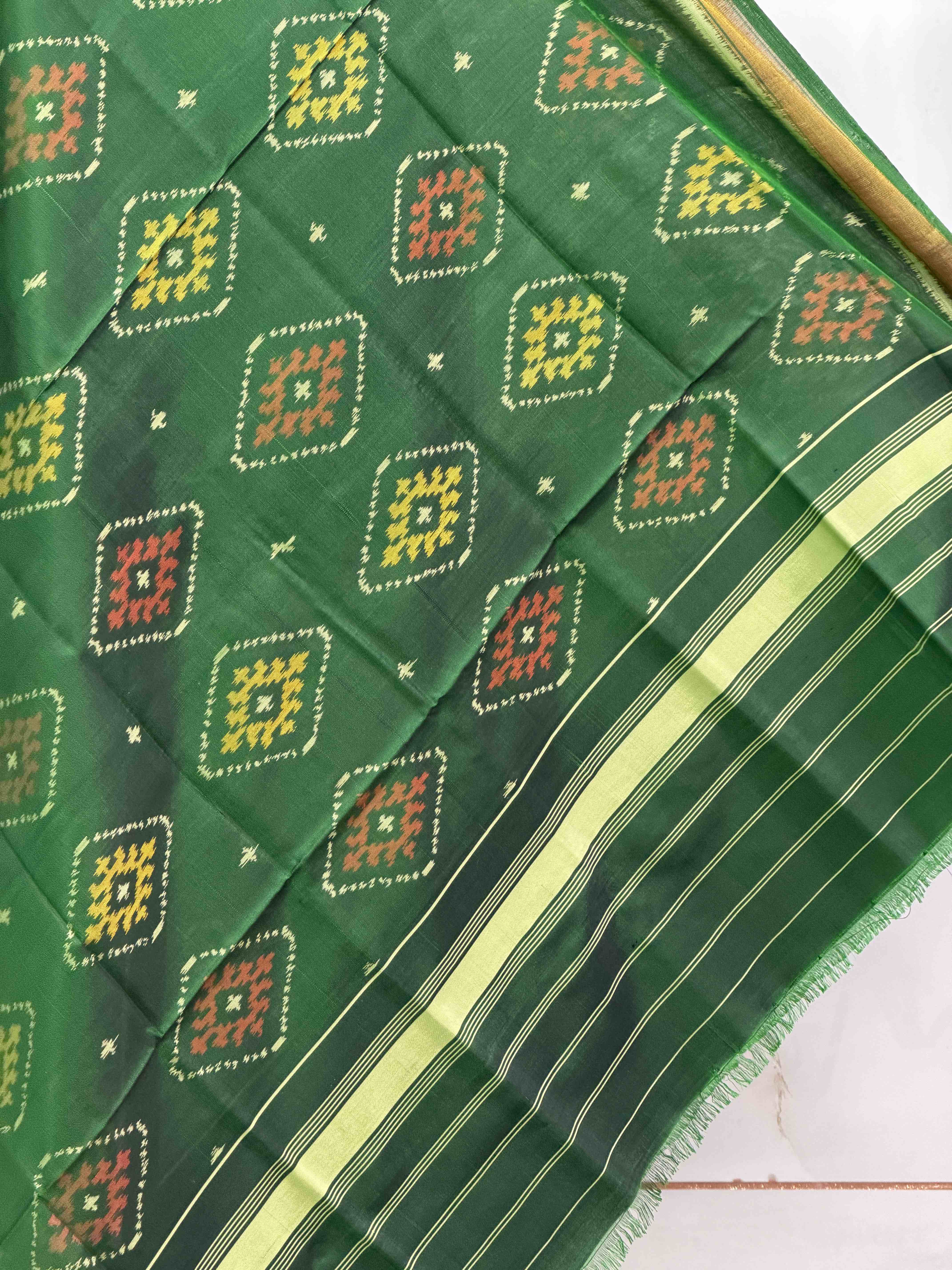Small dupatta in Green shade panchanda design woven in single ikat