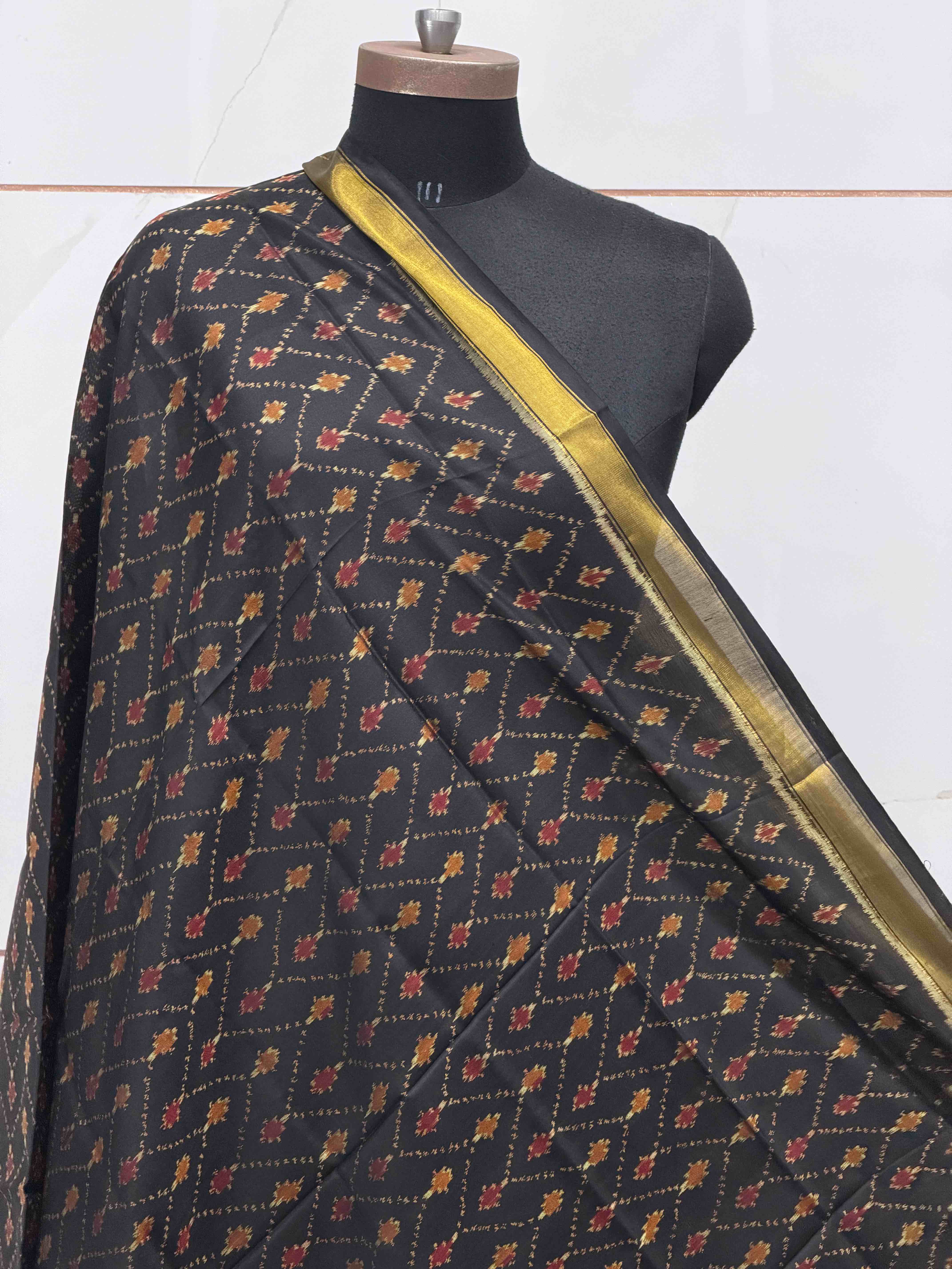 small dupatta in single ikat woven black shade zig zag pattern