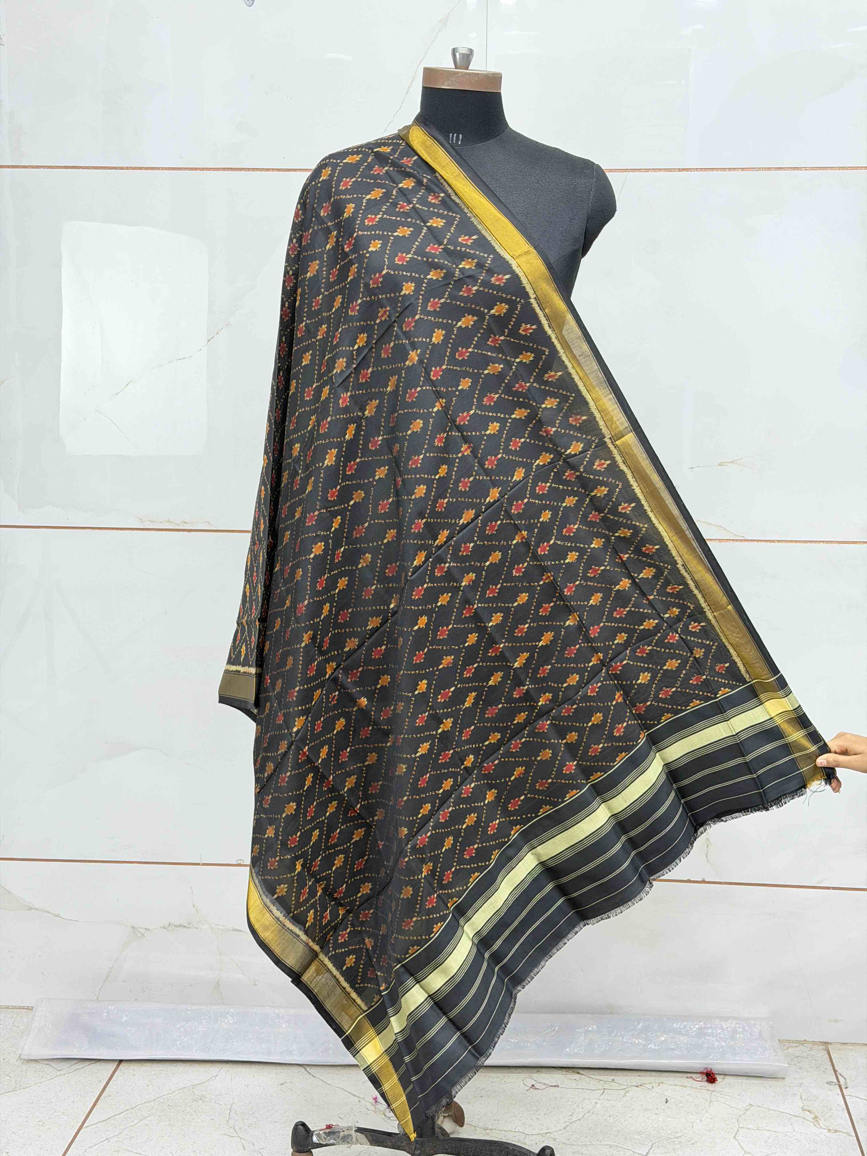 small dupatta in single ikat woven black shade zig zag pattern