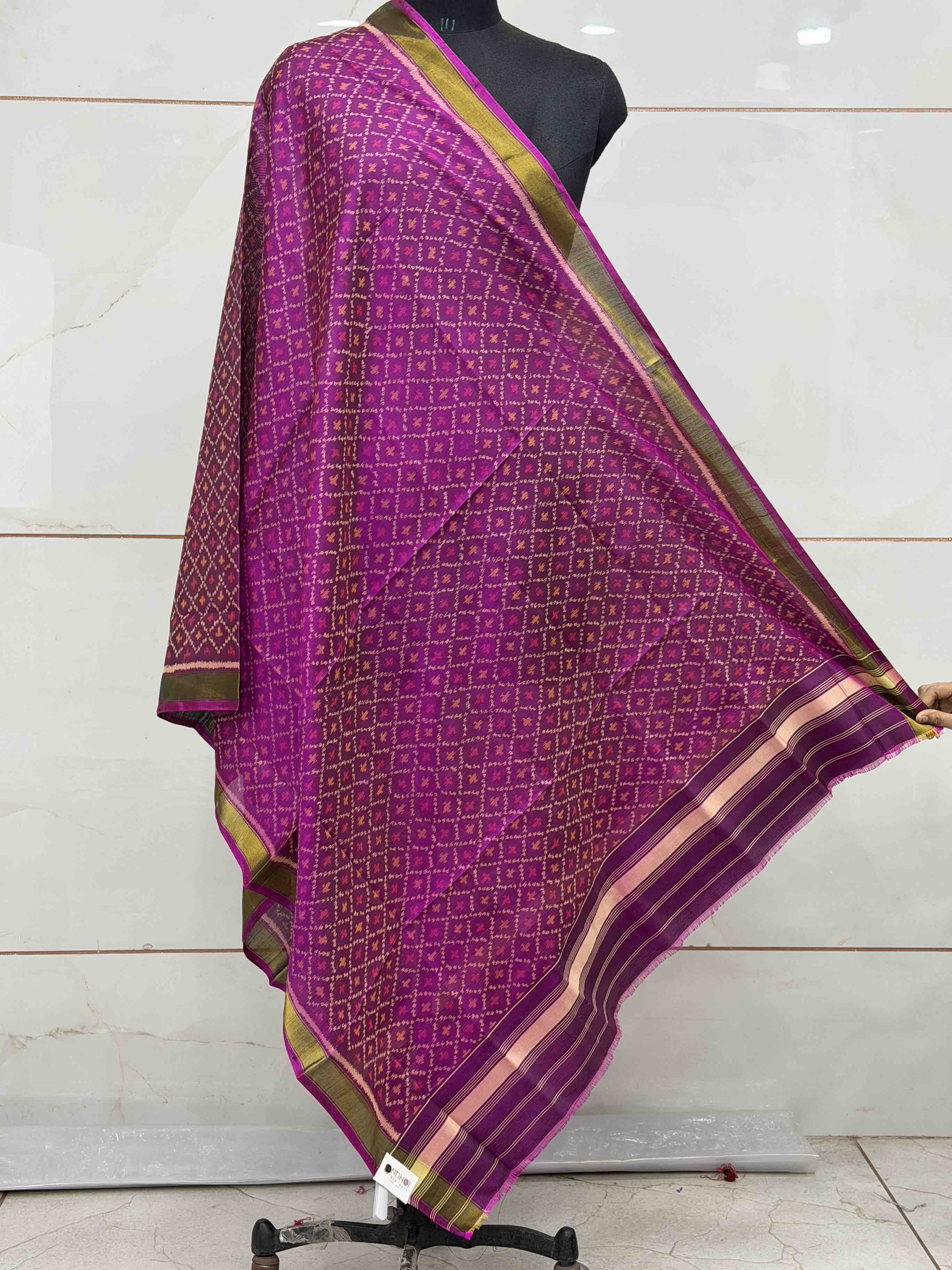 Purple daliyabhat small dupatta woven in single ikat