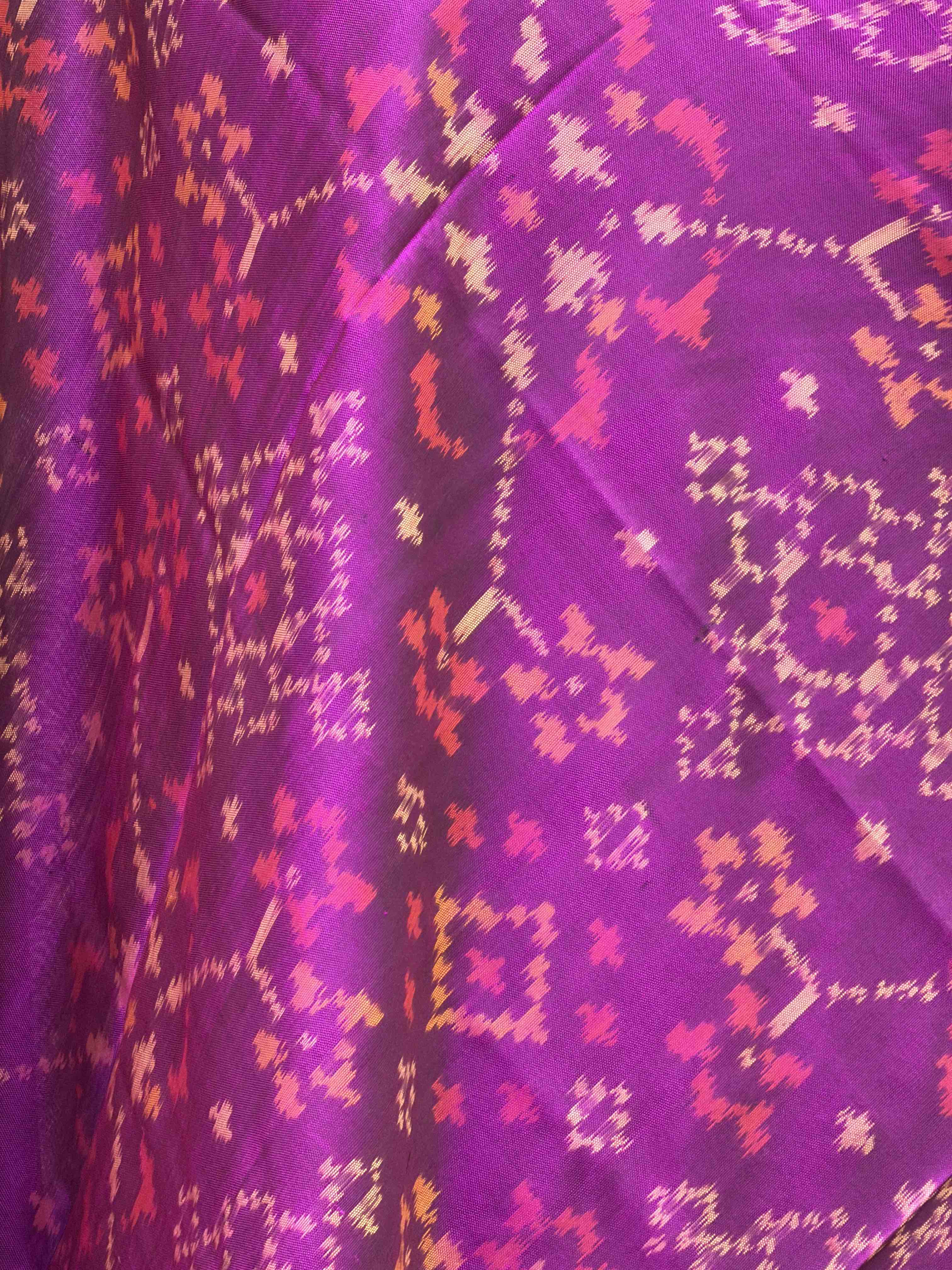 Magenta Navaratan small dupatta woven in single ikat