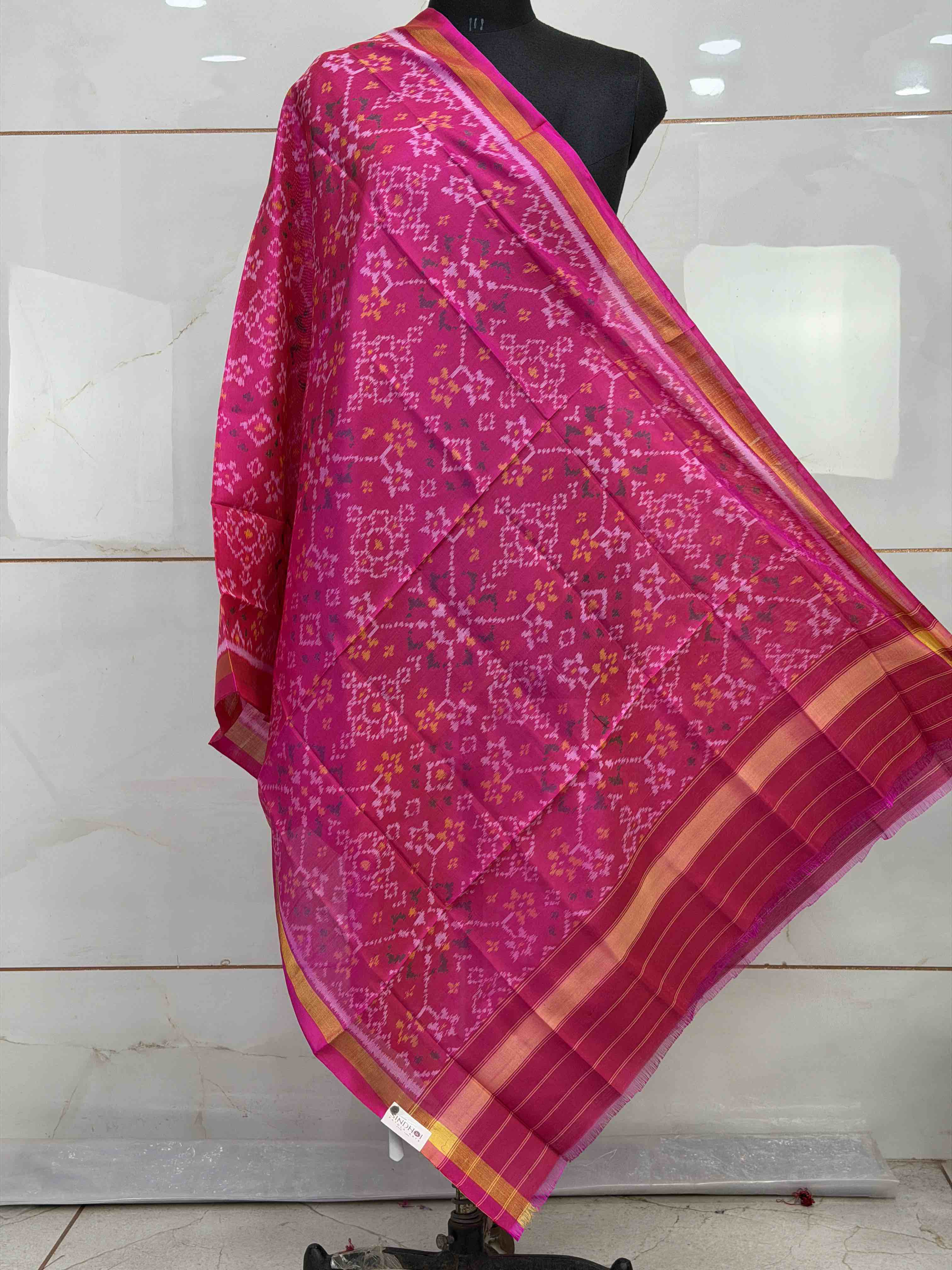 Pink Navaratan design small dupatta in single ikat woven