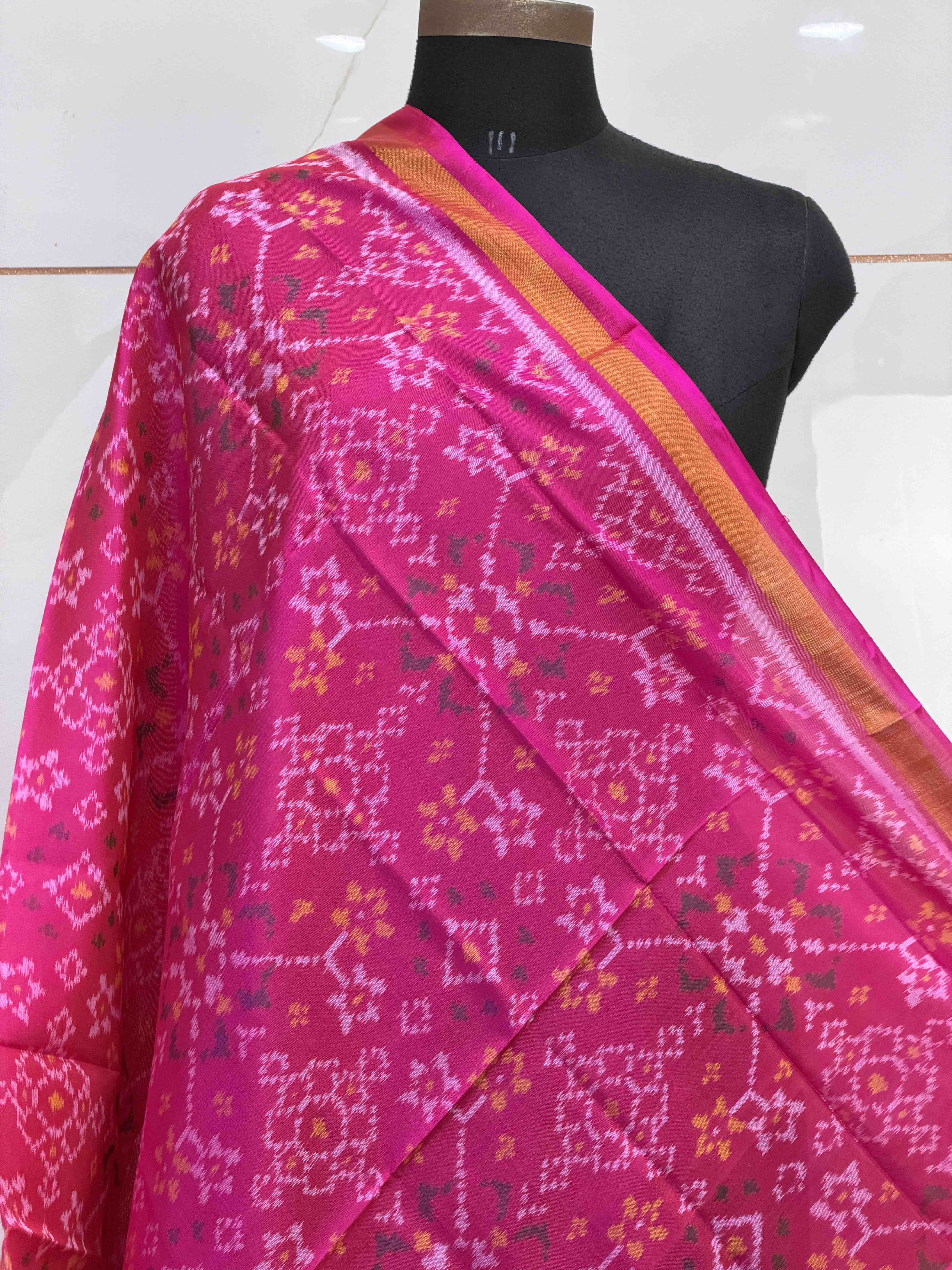 Pink Navaratan design small dupatta in single ikat woven