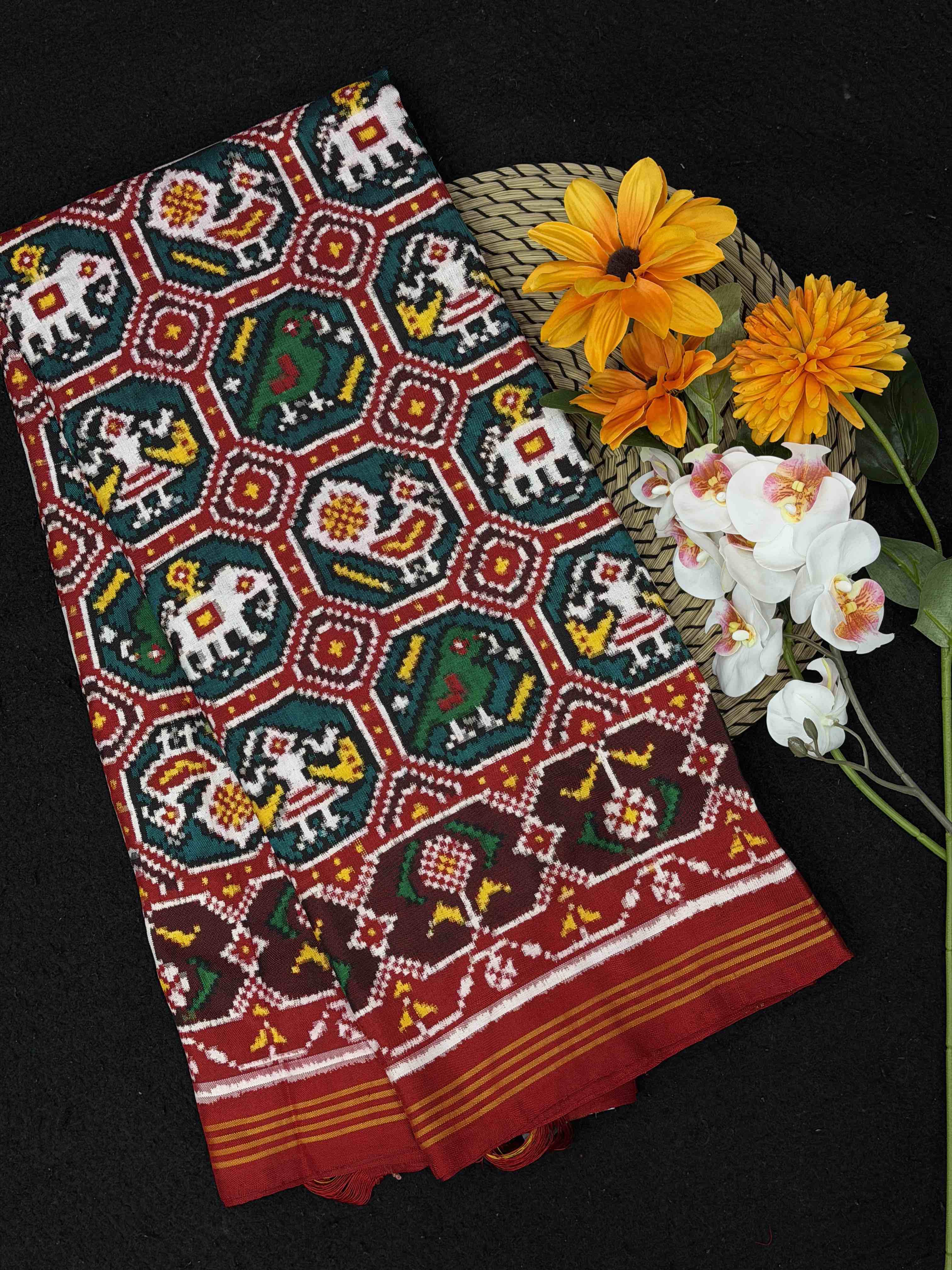 Red & peacock blue Narikunjar Patan Patola