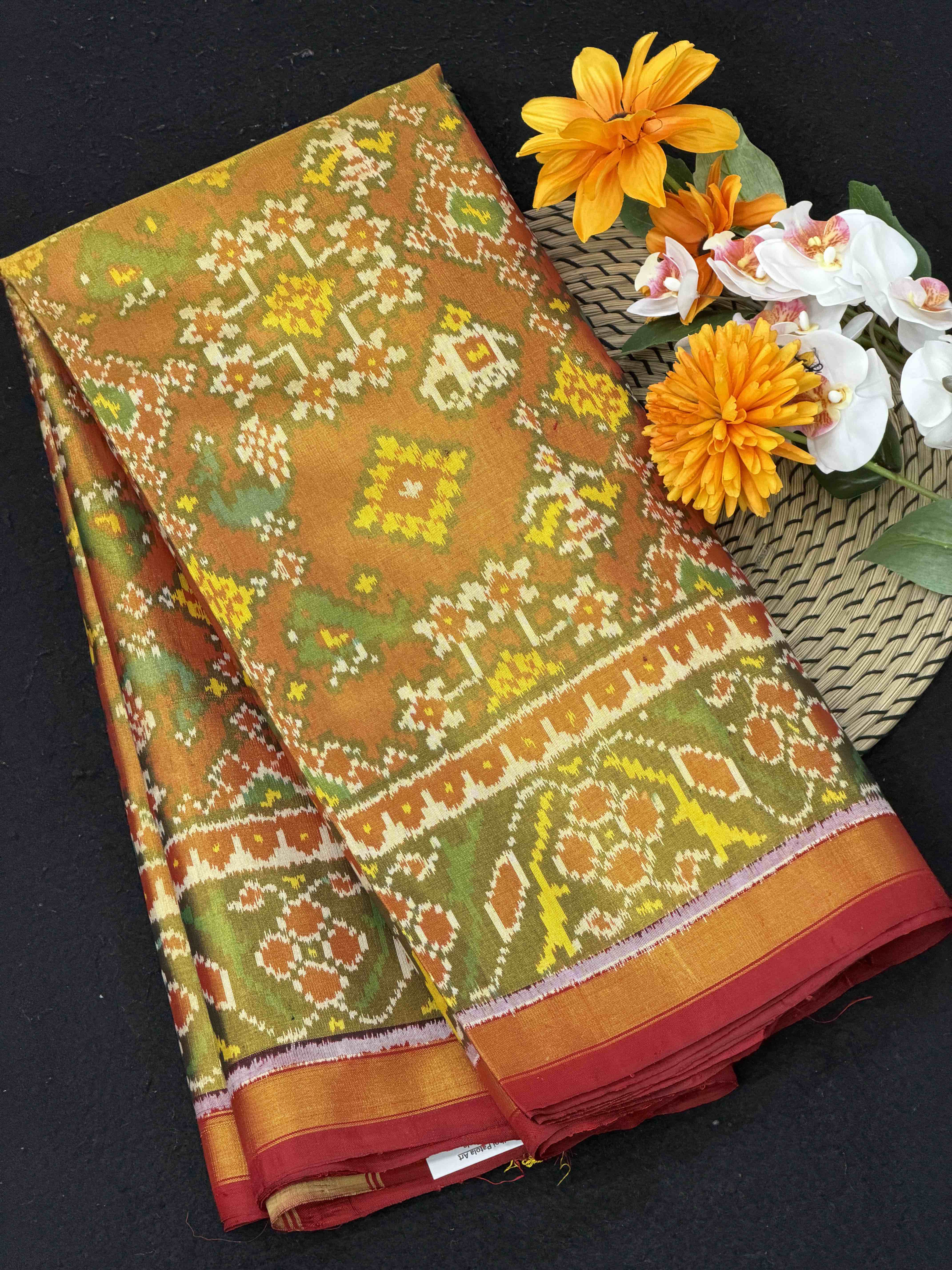 Maroon Golden Tissue Narikunj Navaratn tissue Patola