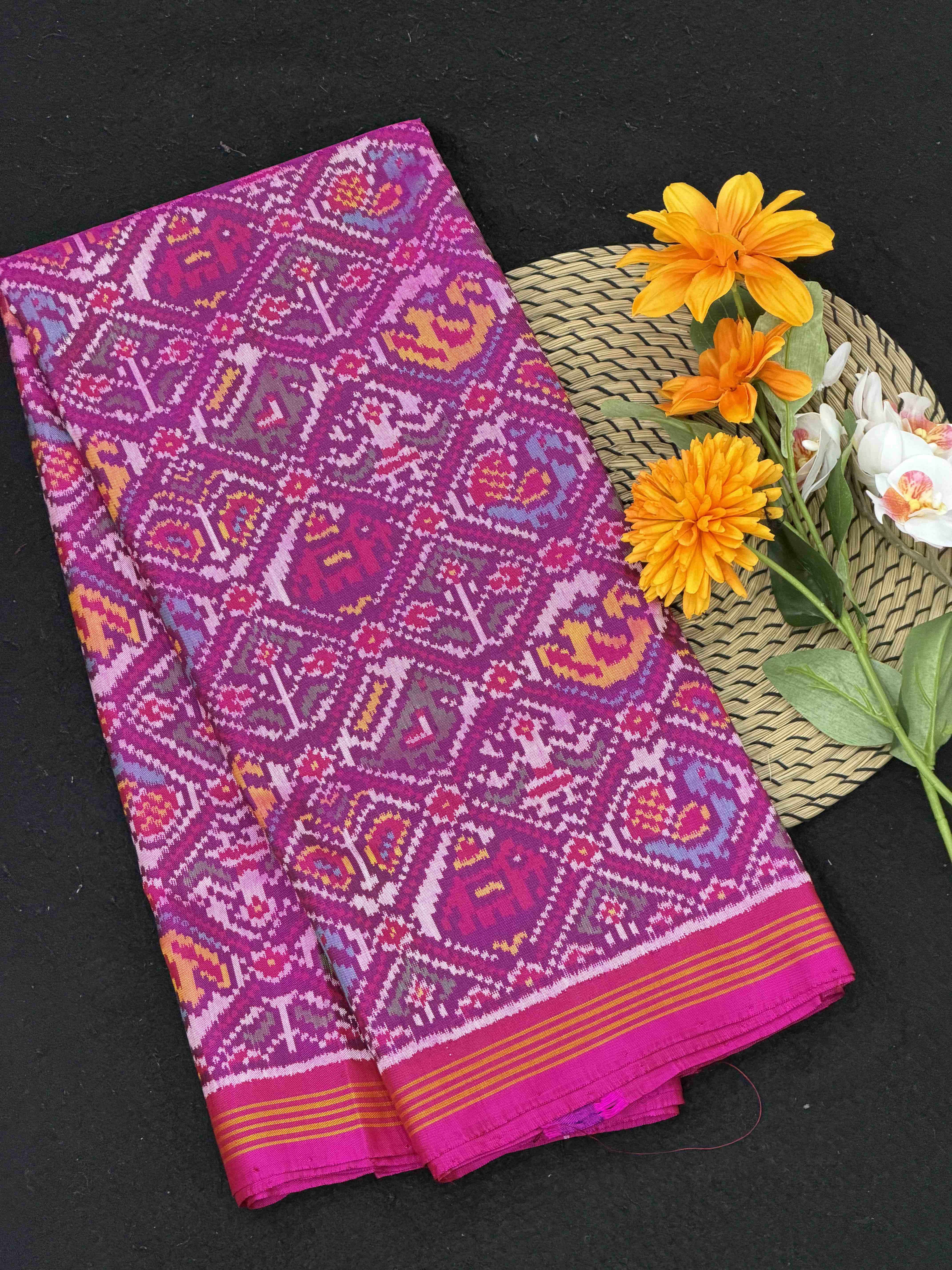 Pink & light pink small figures single ikat Patola Sare